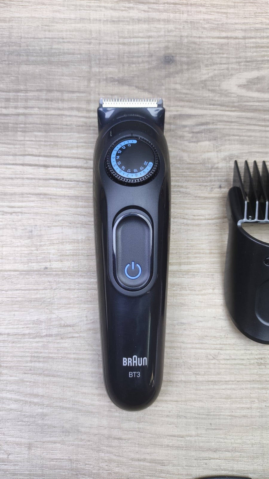 Braun Series 3 BT3520 Bartschneider Barttrimmer, I39606