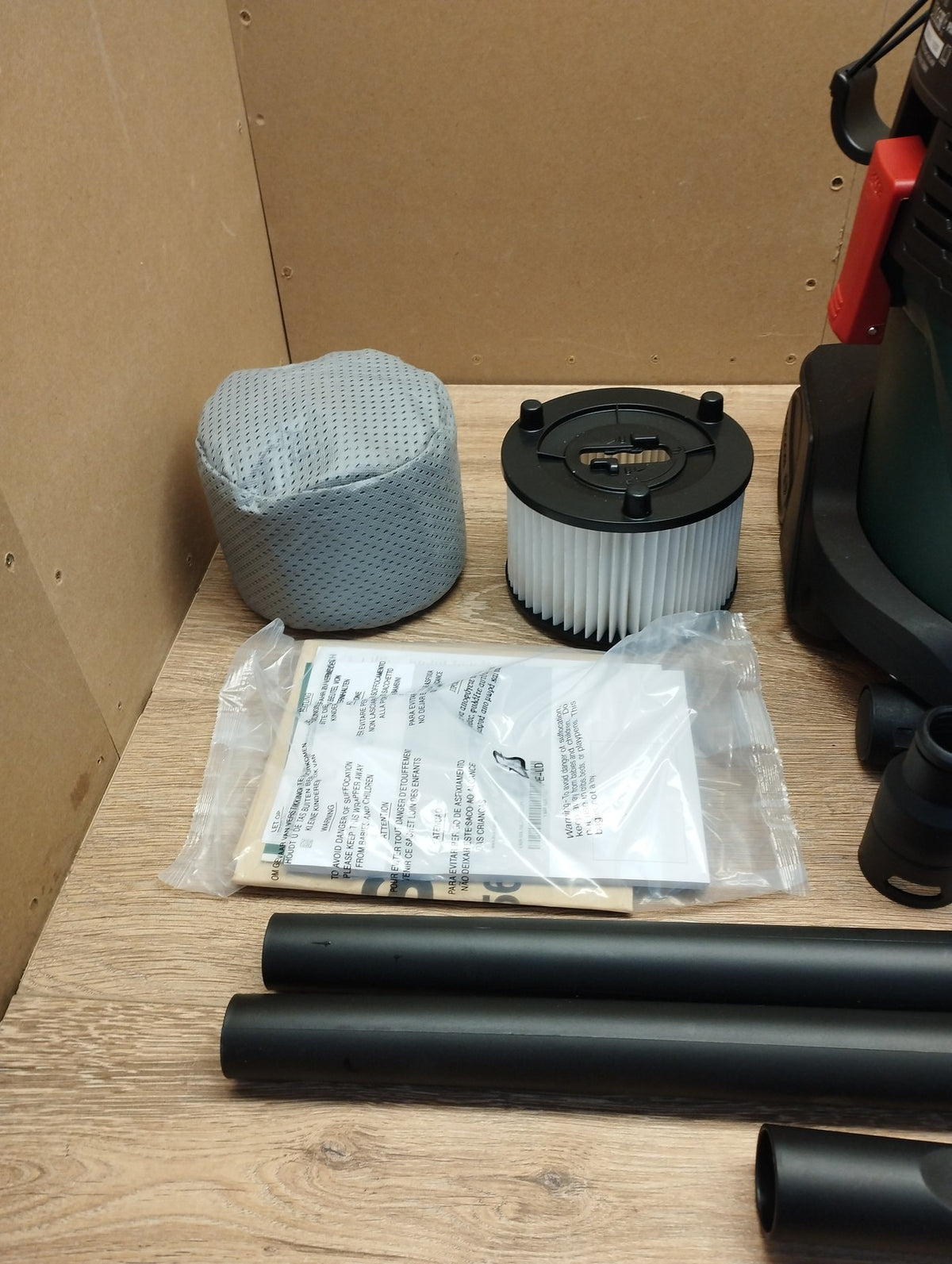 Bosch UniversalVac 15 Nass-/Trockensauger 06033D1100, I40769