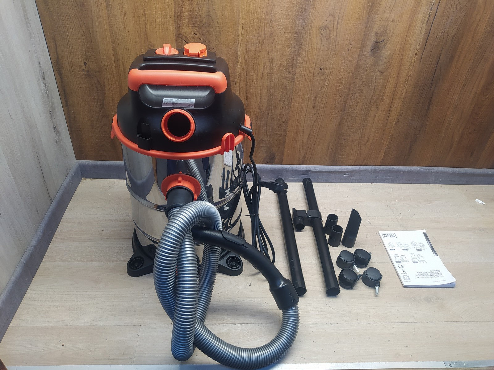 Black & Decker BXVC30XTDE Staubsauger 1600 W 30 L, I36930