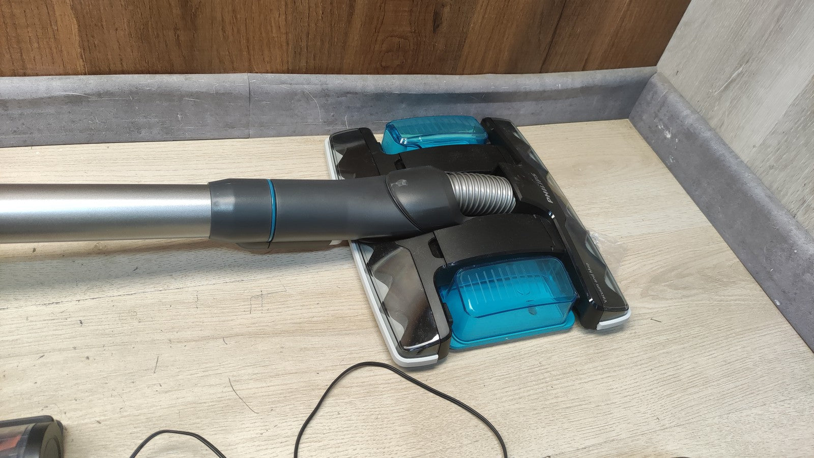 Philips XC8055/01 Aqua Plus Series 8000 Akku-Handstaubsauger, I39681