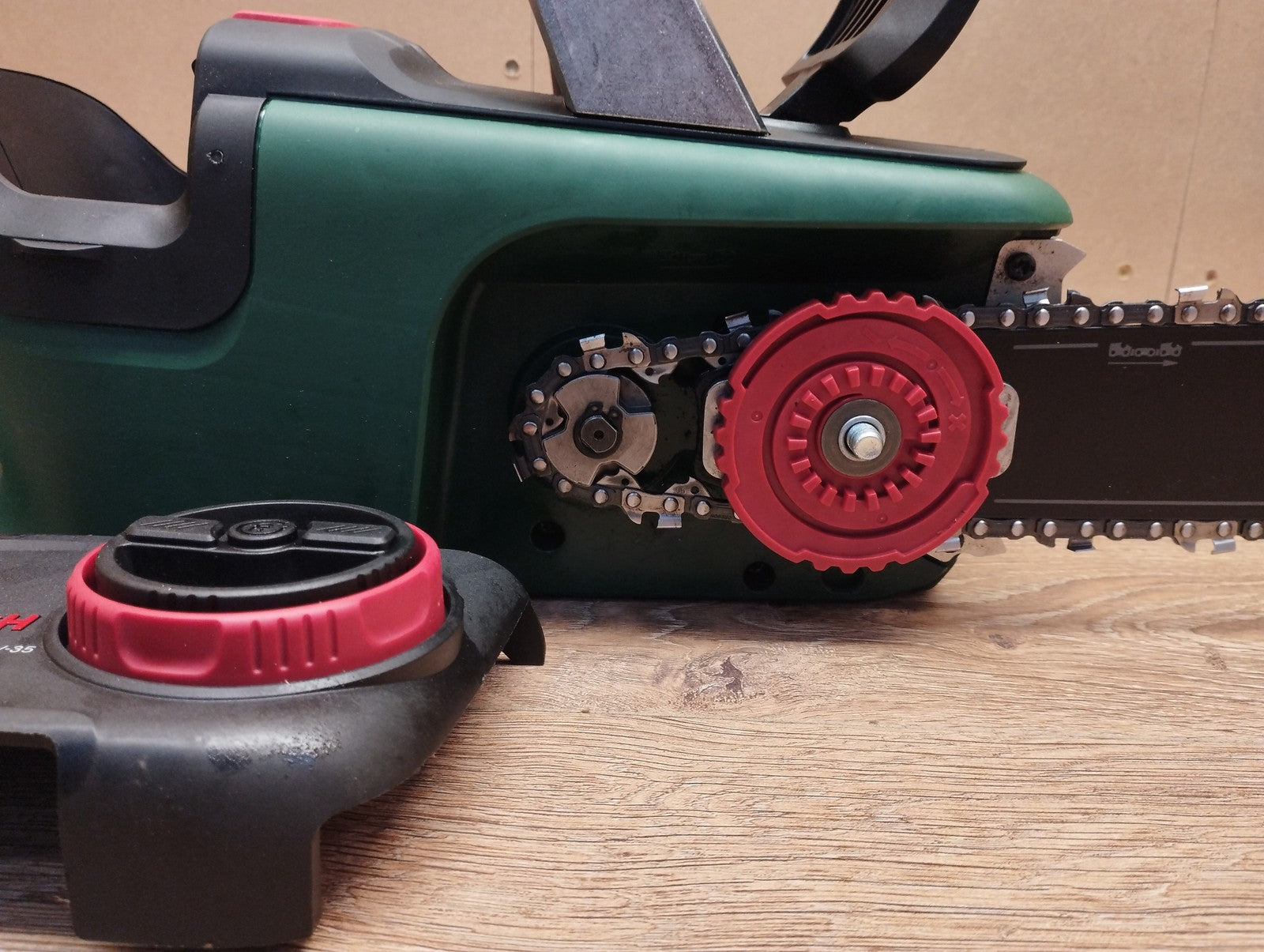 Bosch Akku-Kettensäge AdvancedChain 36V-35-40 Solo, I39924