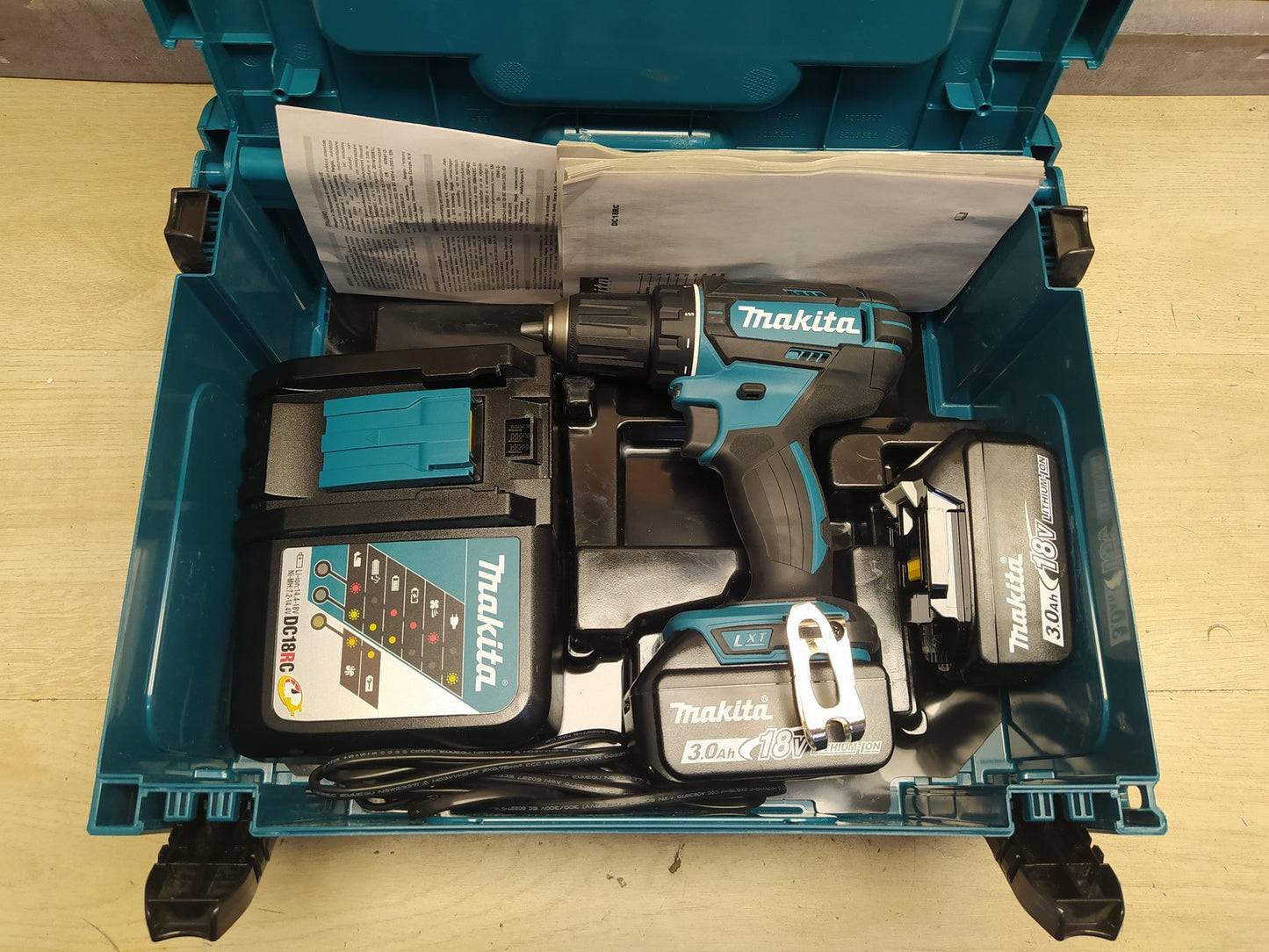 Makita DDF482 Akku-Bohrschrauber 2 Akkus 3.0Ah, I38681
