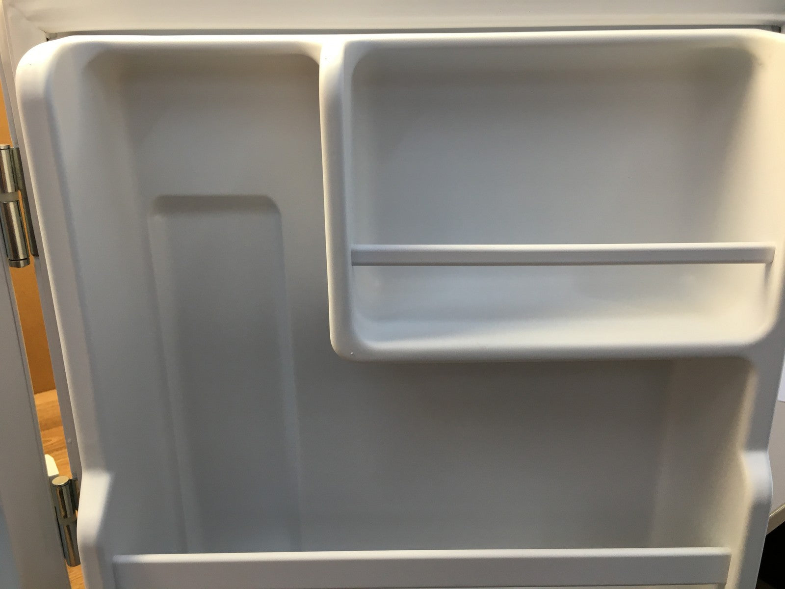 Comfee RCD50WH2EURT(E) Mini-Kühlschrank, 47 L, Retro-Design, I39355