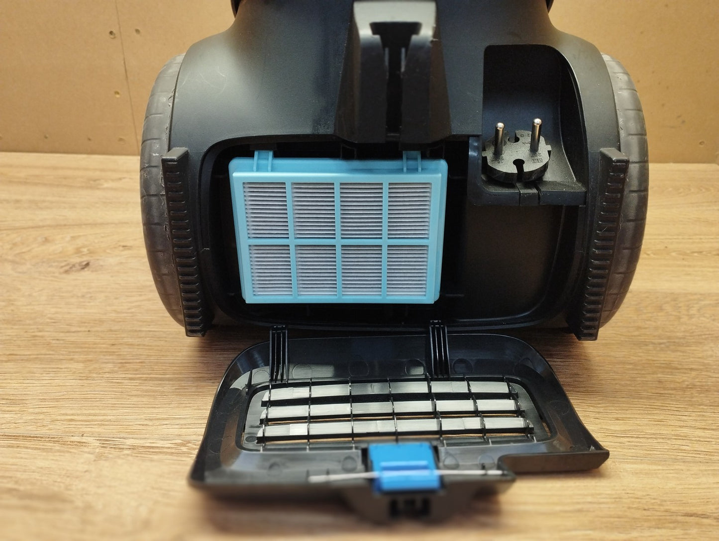PHILIPS PowerPro Compact Staubsauger (FC9332/09), Beutellos, 750W, I39582