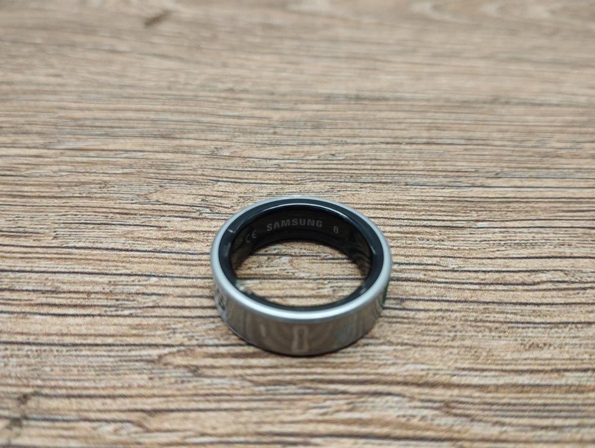 Samsung Galaxy Ring Smart Ring mit Titan-Gehäuse SM-Q508 Größe 8 Titanium Silver
