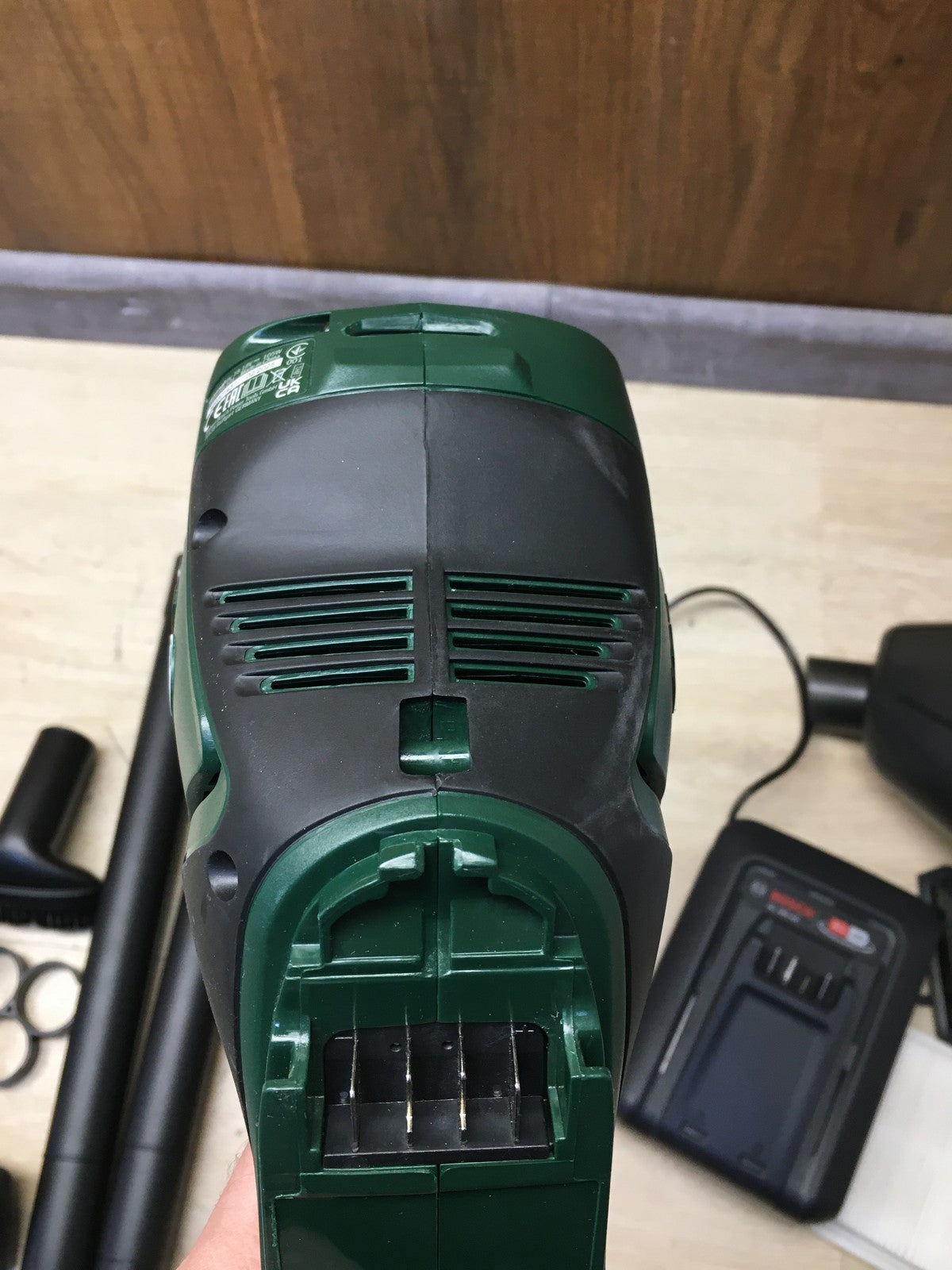 Bosch Akku-Staubsauger UniversalVac 18, ohne 2,5 Ah Akku, 18 V, I37036