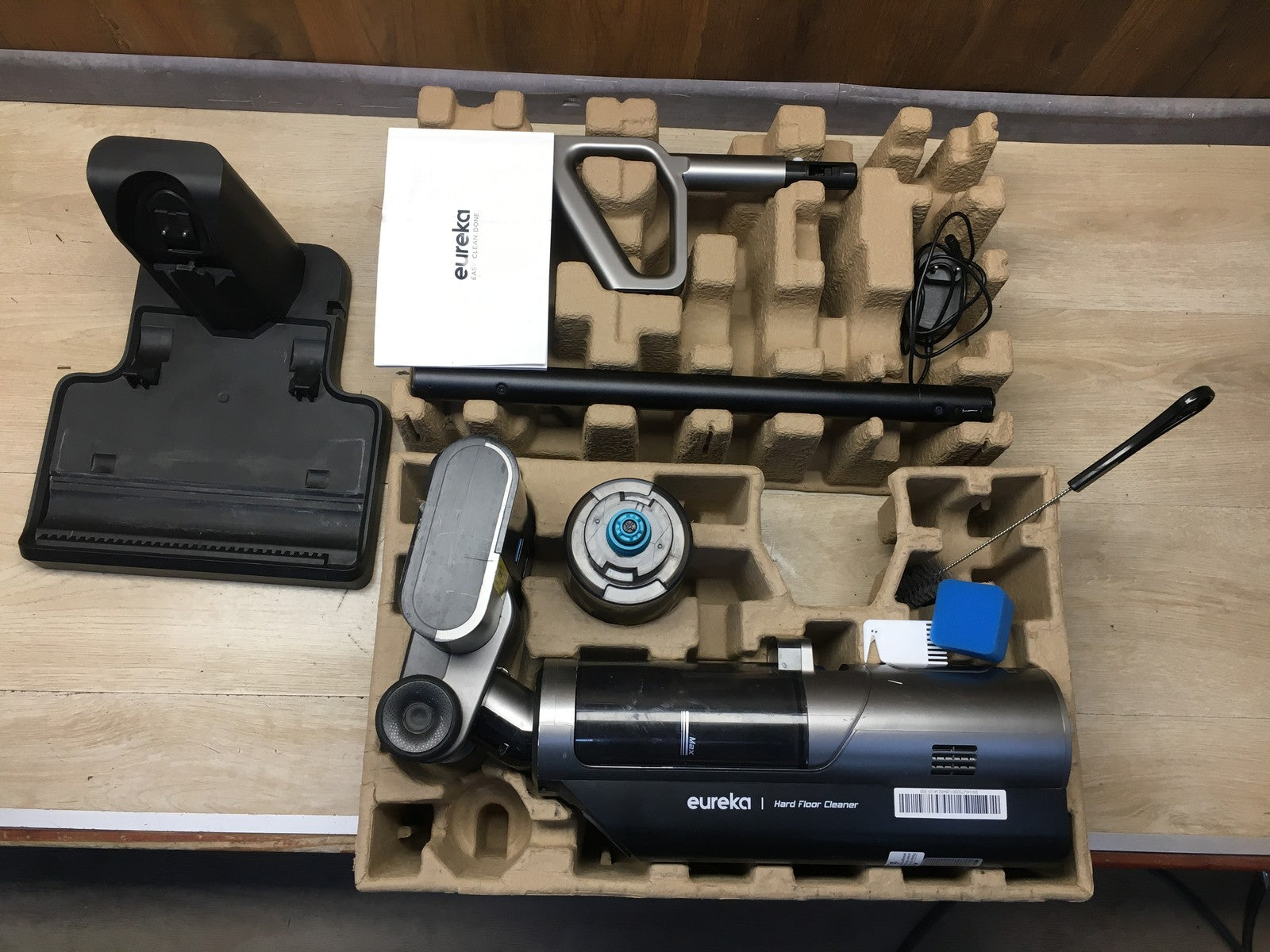 Eureka NEW430BL Kabelloser Nass-/Trockensauger, 230W, I36018