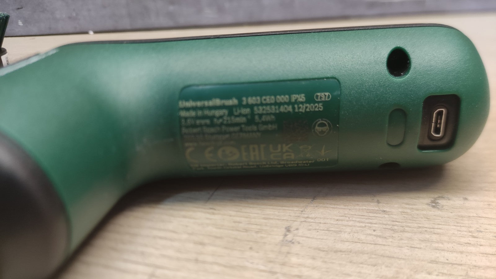 Bosch UniversalBrush Akku-Reinigungsbürste Elektrobürste inkl. Akku, I38437