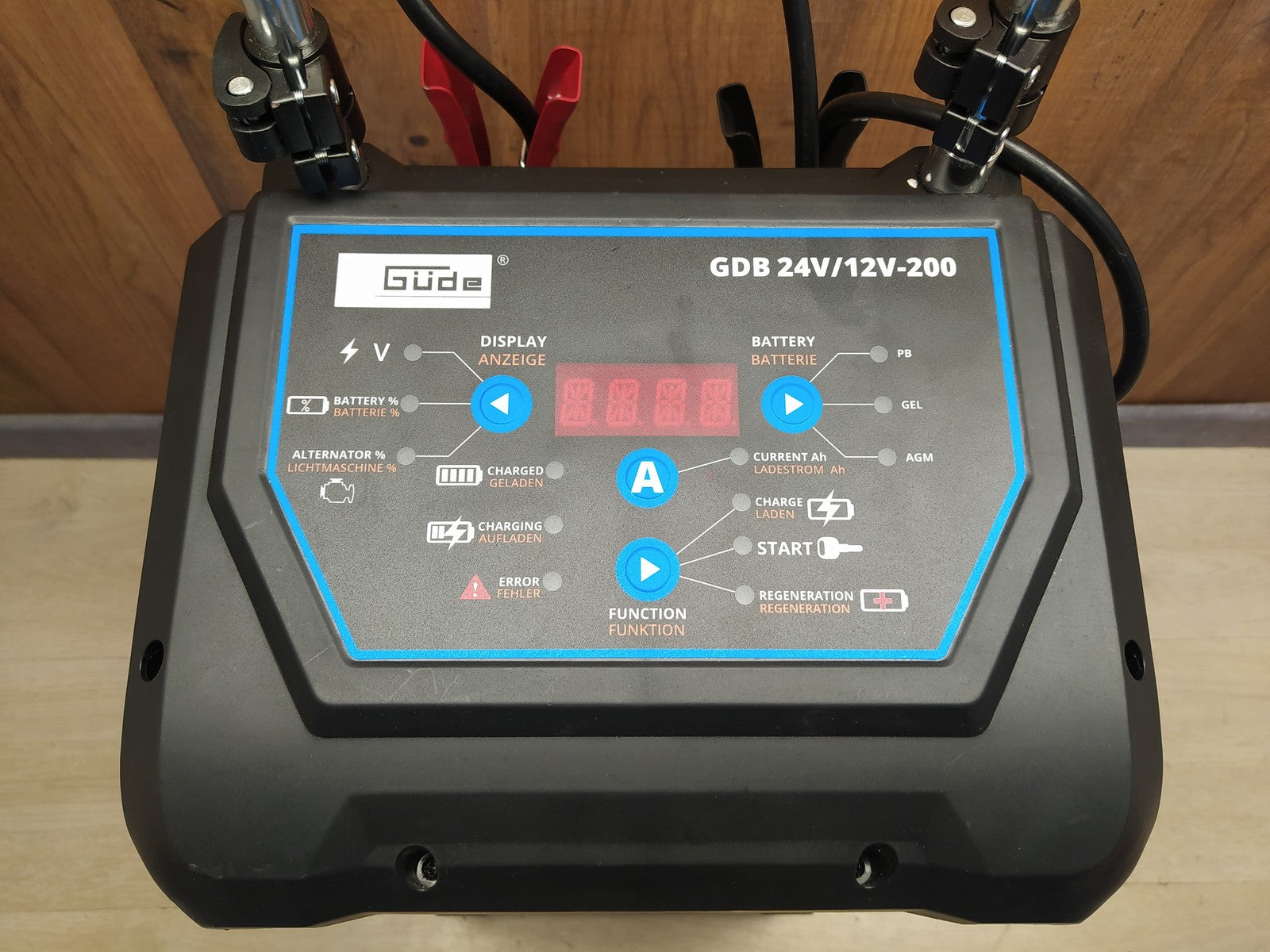 Güde 85128 Batterielader Digital GDB 24V/12V-200, I37465