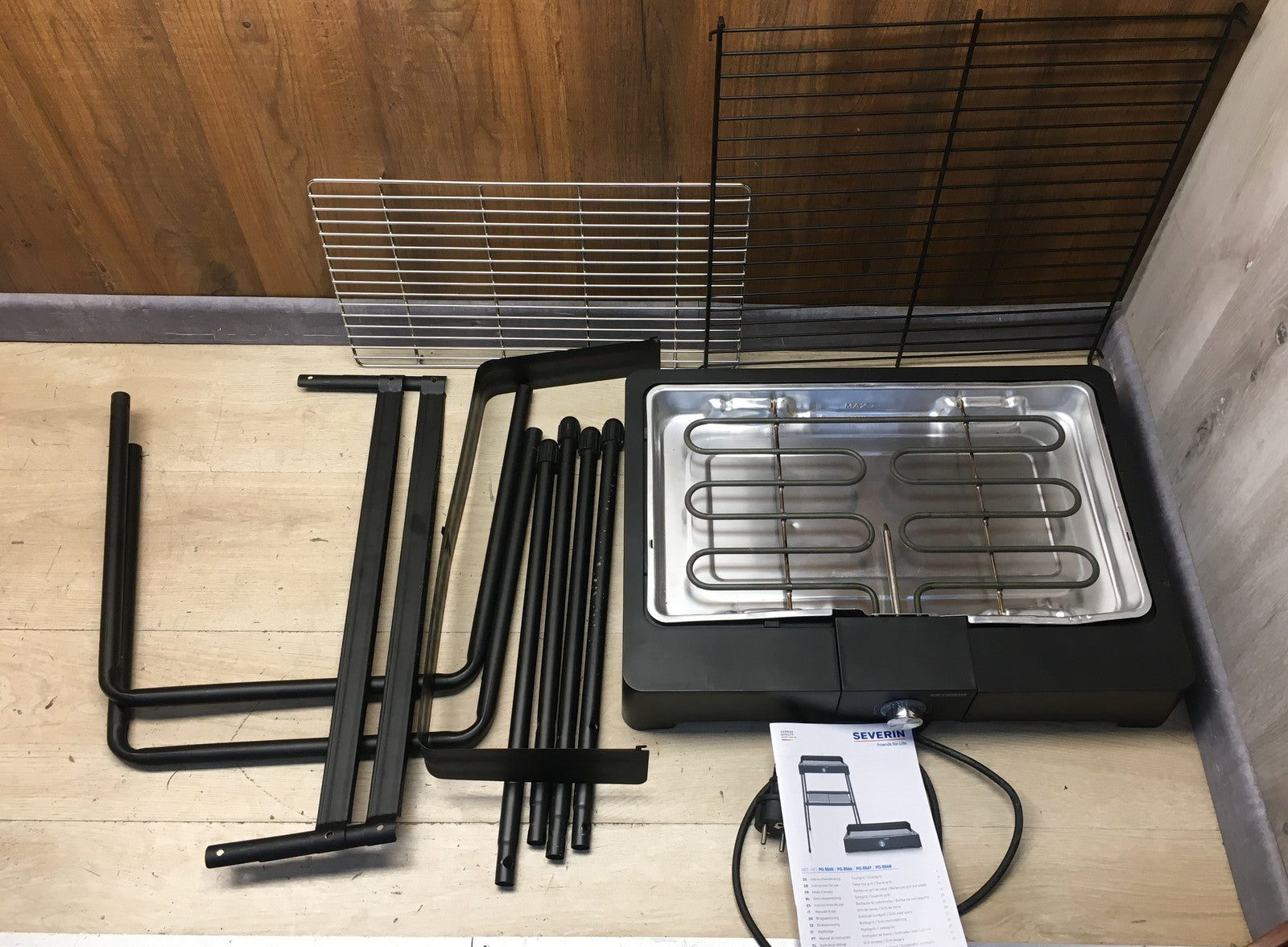 SEVERIN PG 8566 Standgrill mit Edelstahl-Grillrost und Standuntergestell, I38919