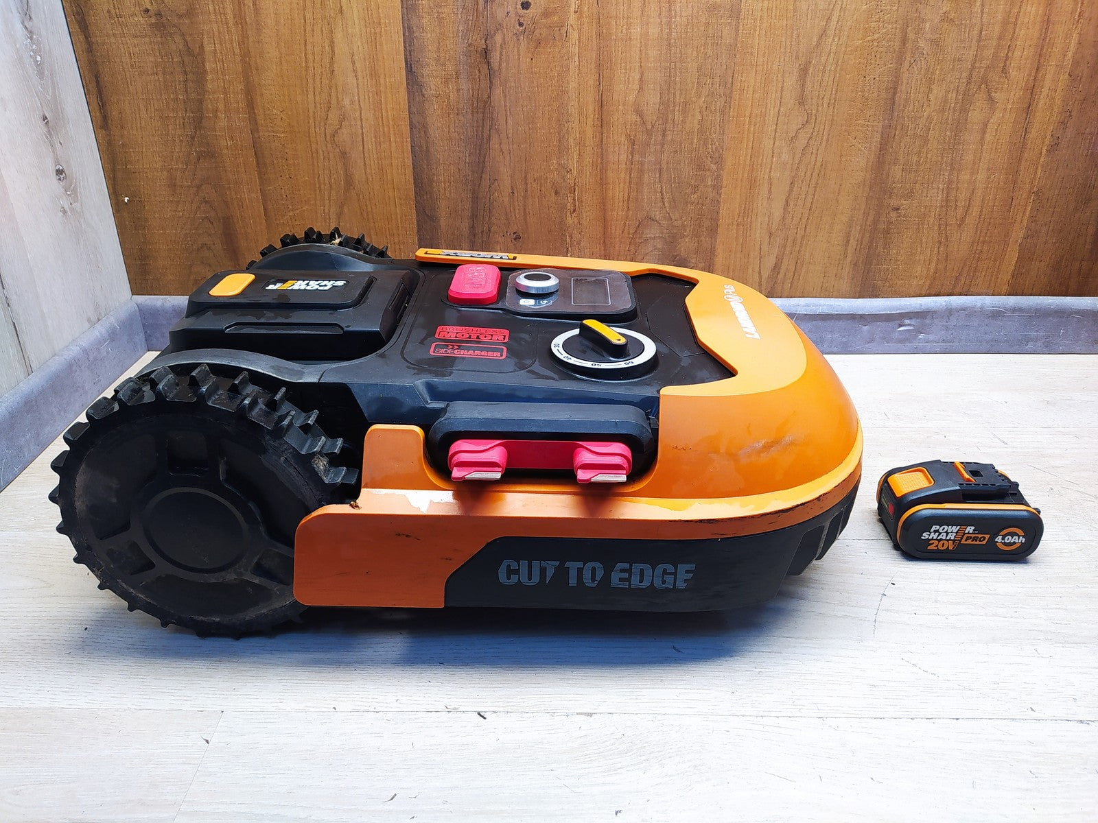 WORX Landroid M700 PLUS WR167E Mähroboter für Gärten bis 700 qm, I37371