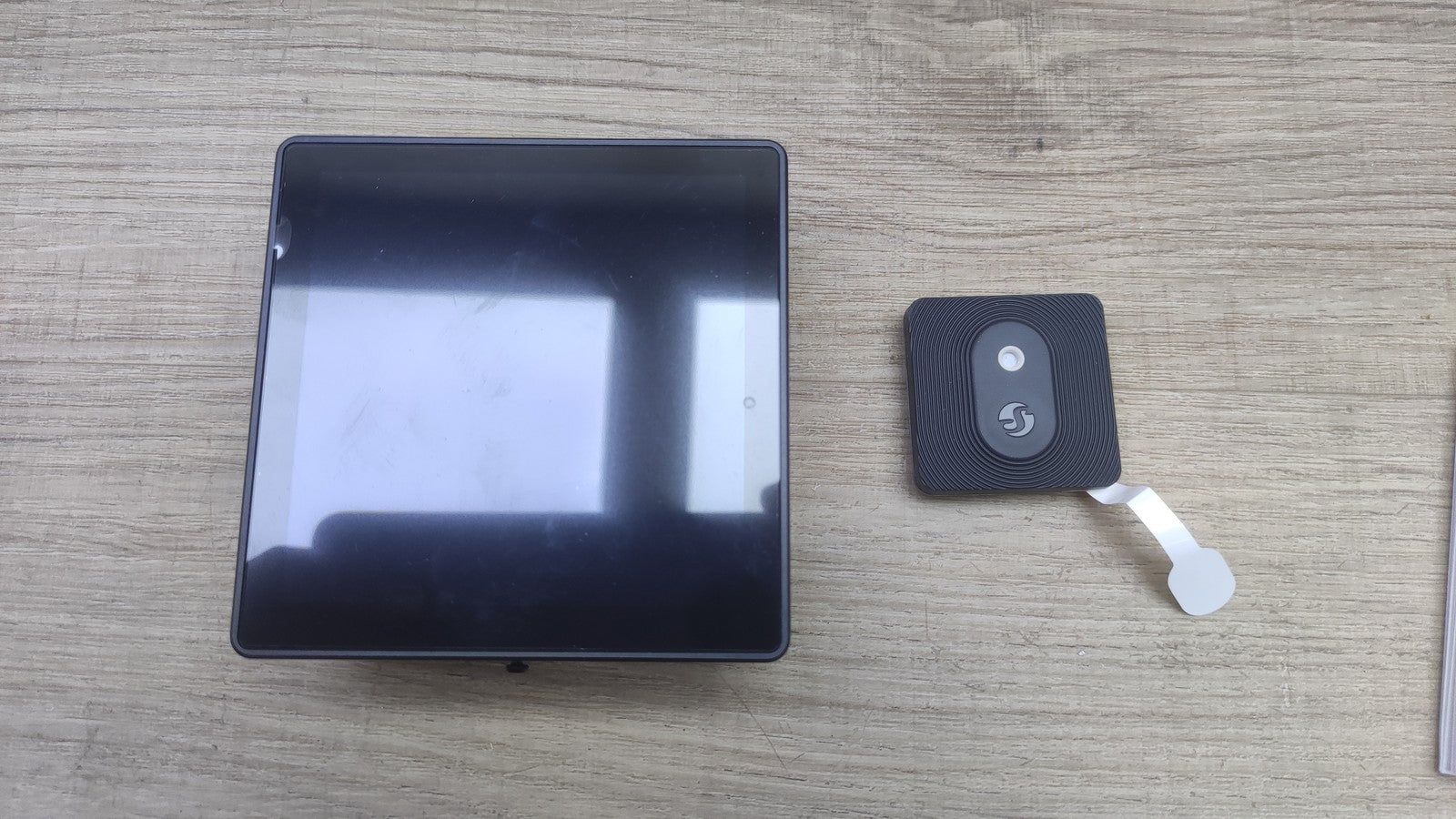 Shelly Wall Display + Blu H&T Sensor Schwarz, I39068