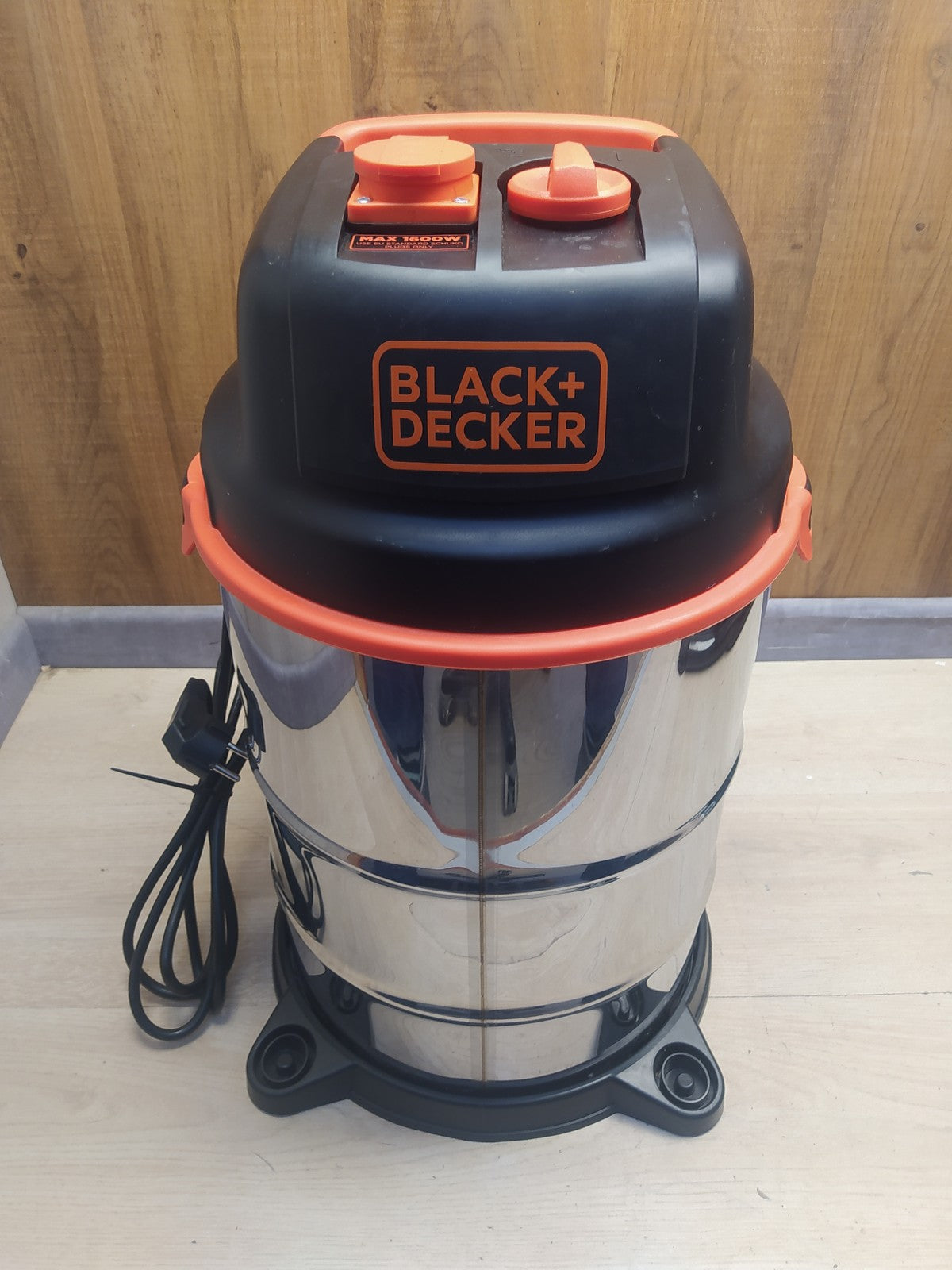 Black & Decker BXVC30XTDE Staubsauger 1600 W 30 L, I36930