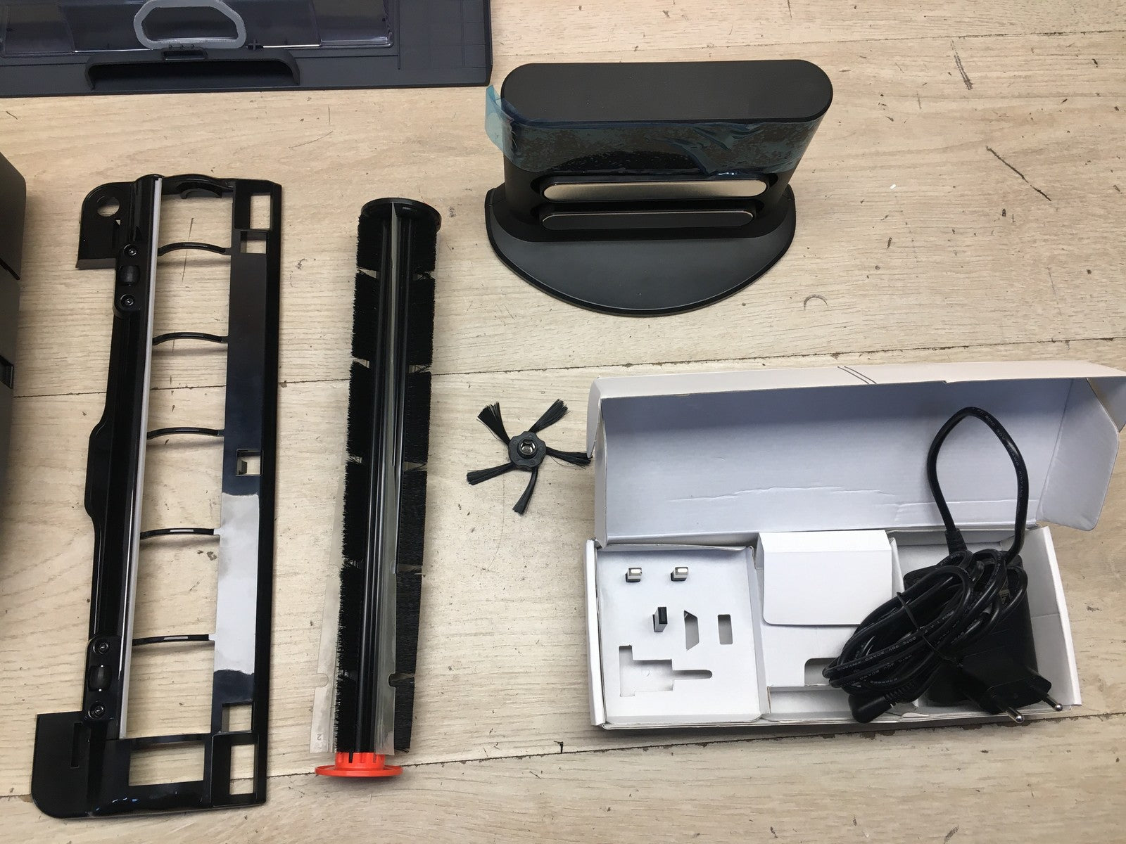 Neato Robotics D8 Intelligenter Staubsaugerroboter, I39442