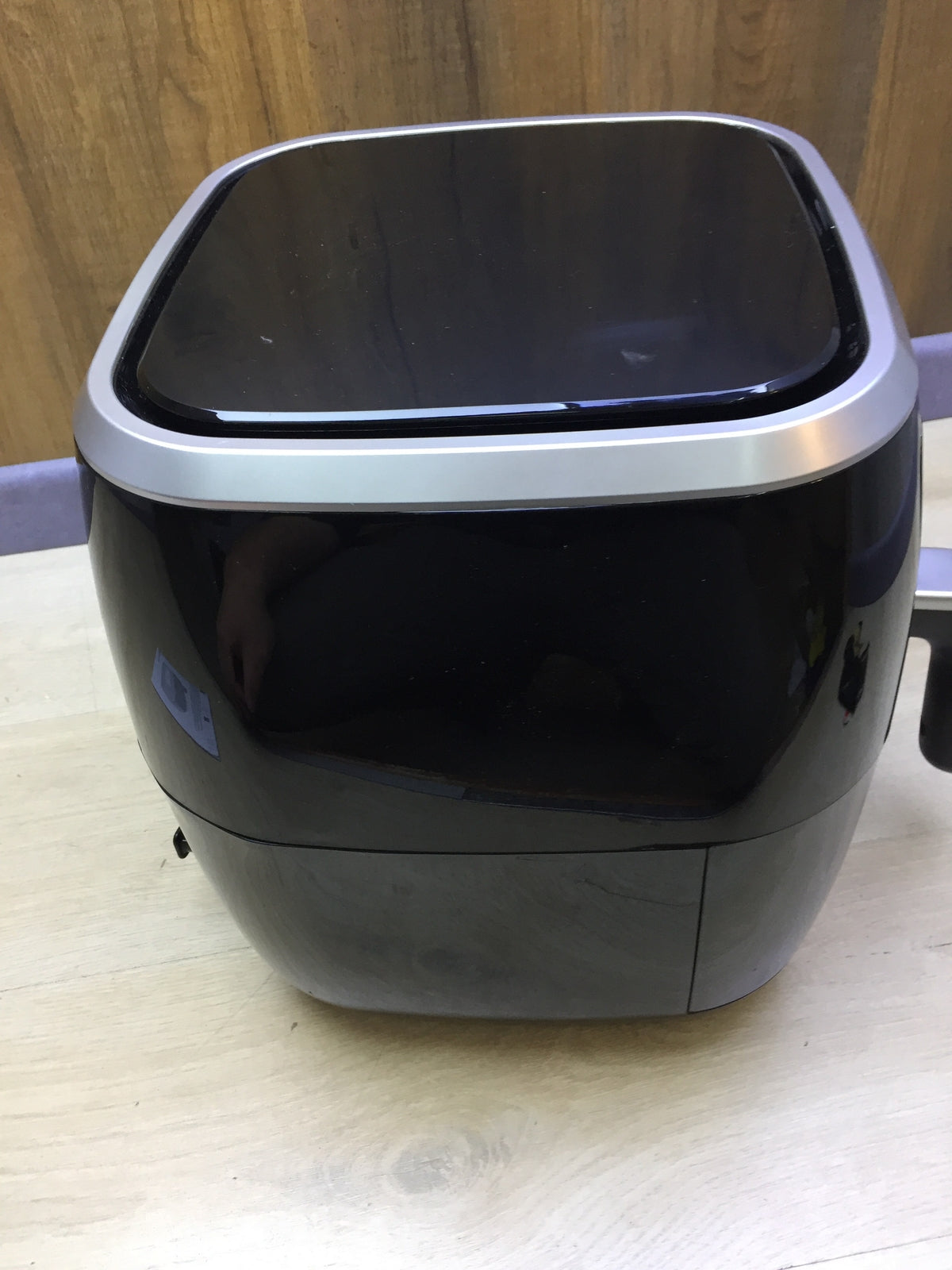 Amazon Basics DF7006T-GS Luftfritteuse mit digitalem Touchscreen, 9L, I29291