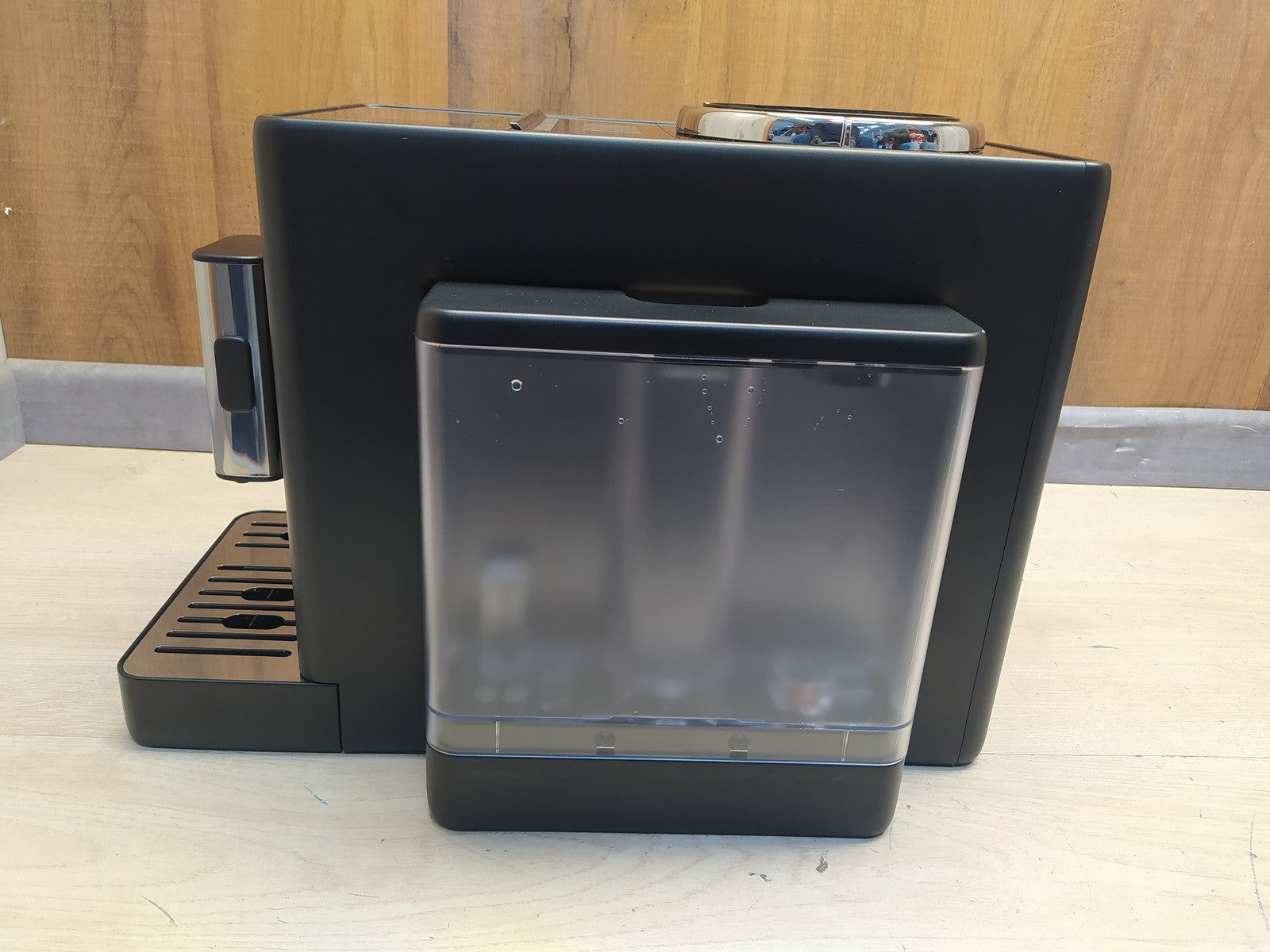 DELONGHI EXAM440.55.B Kaffeevollautomat Schwarz, I37369