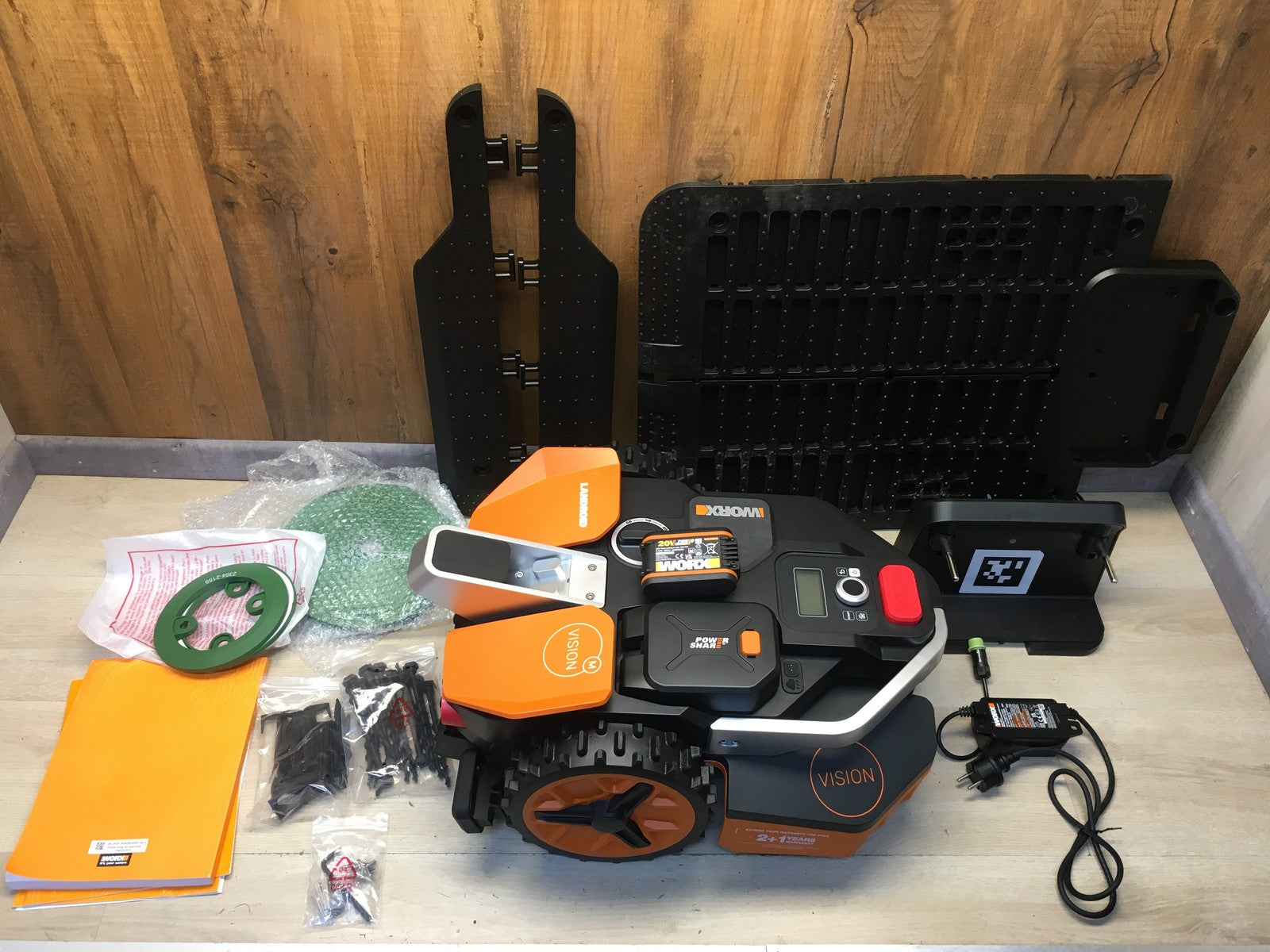 WORX Landroid Vision M550 Mähroboter ohne Begrenzungskabel WR205E, I38362