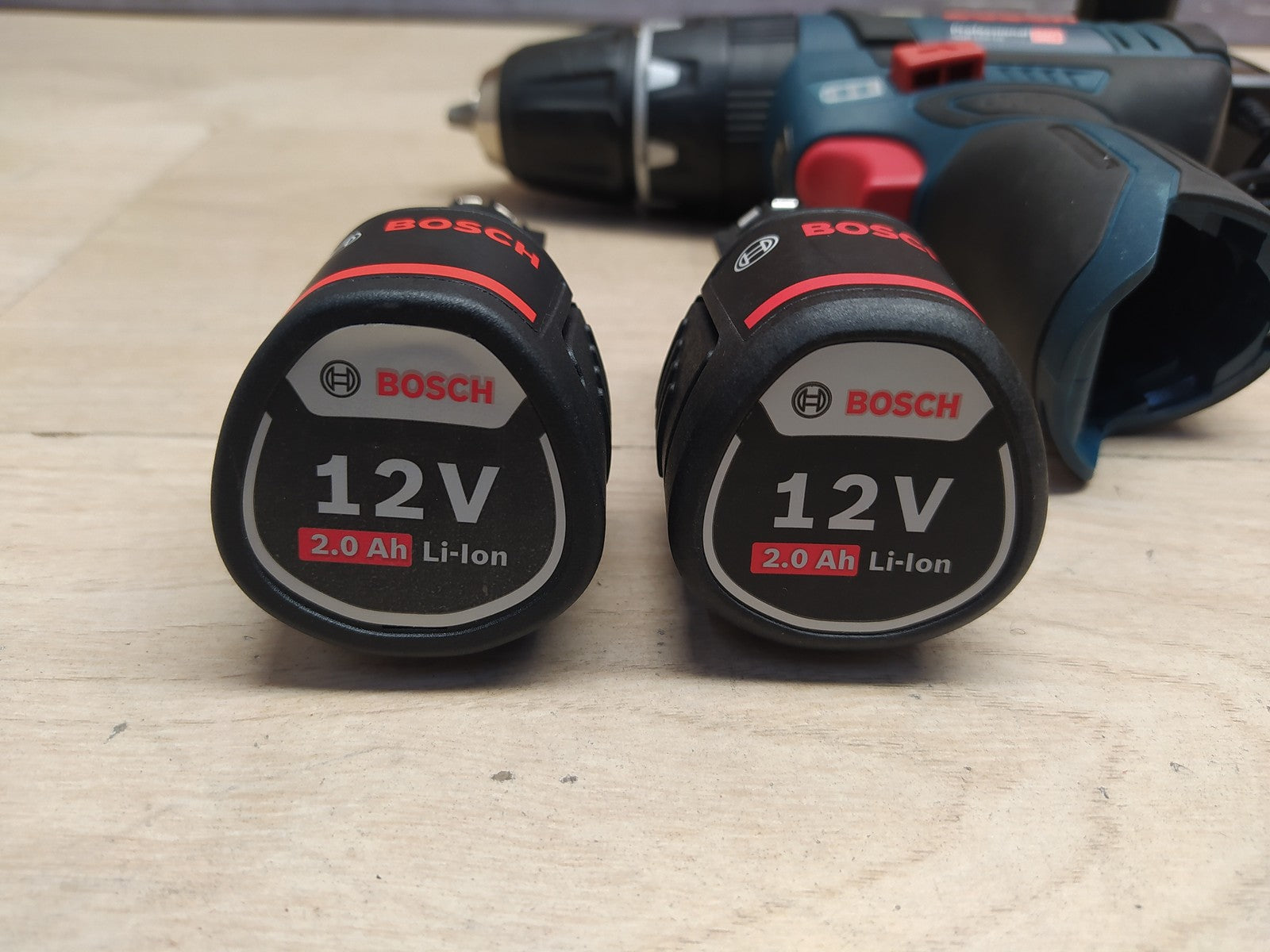 Bosch Professional Akku-Schlagbohrschrauber GSB 12V-15, mit 2 Akkus, I37455