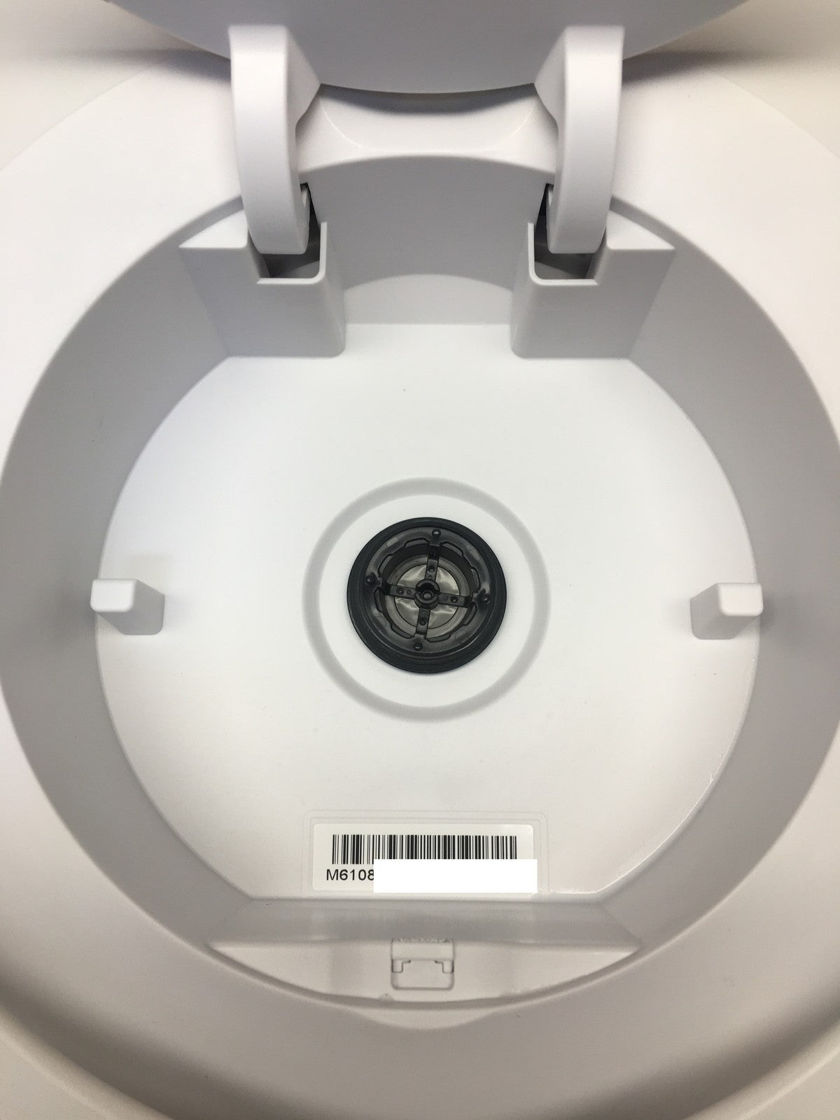 iRobot Braava Jet M6 Wischroboter mit Präzisions-Sprühstrahl RMA-Y1, I39133