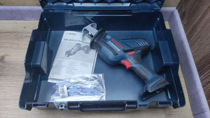 Bosch Professional 18V System Akku-Säbelsäge GSA 18 V-LI C solo