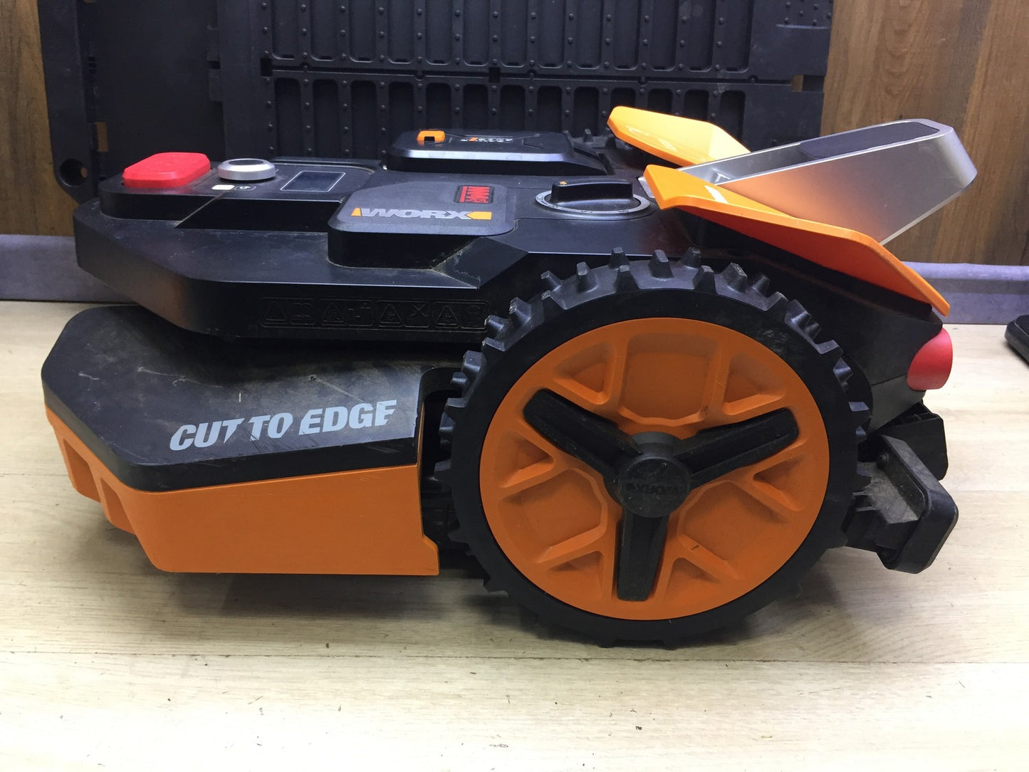 WORX Landroid Vision M550 Mähroboter ohne Begrenzungskabel WR205E I33591