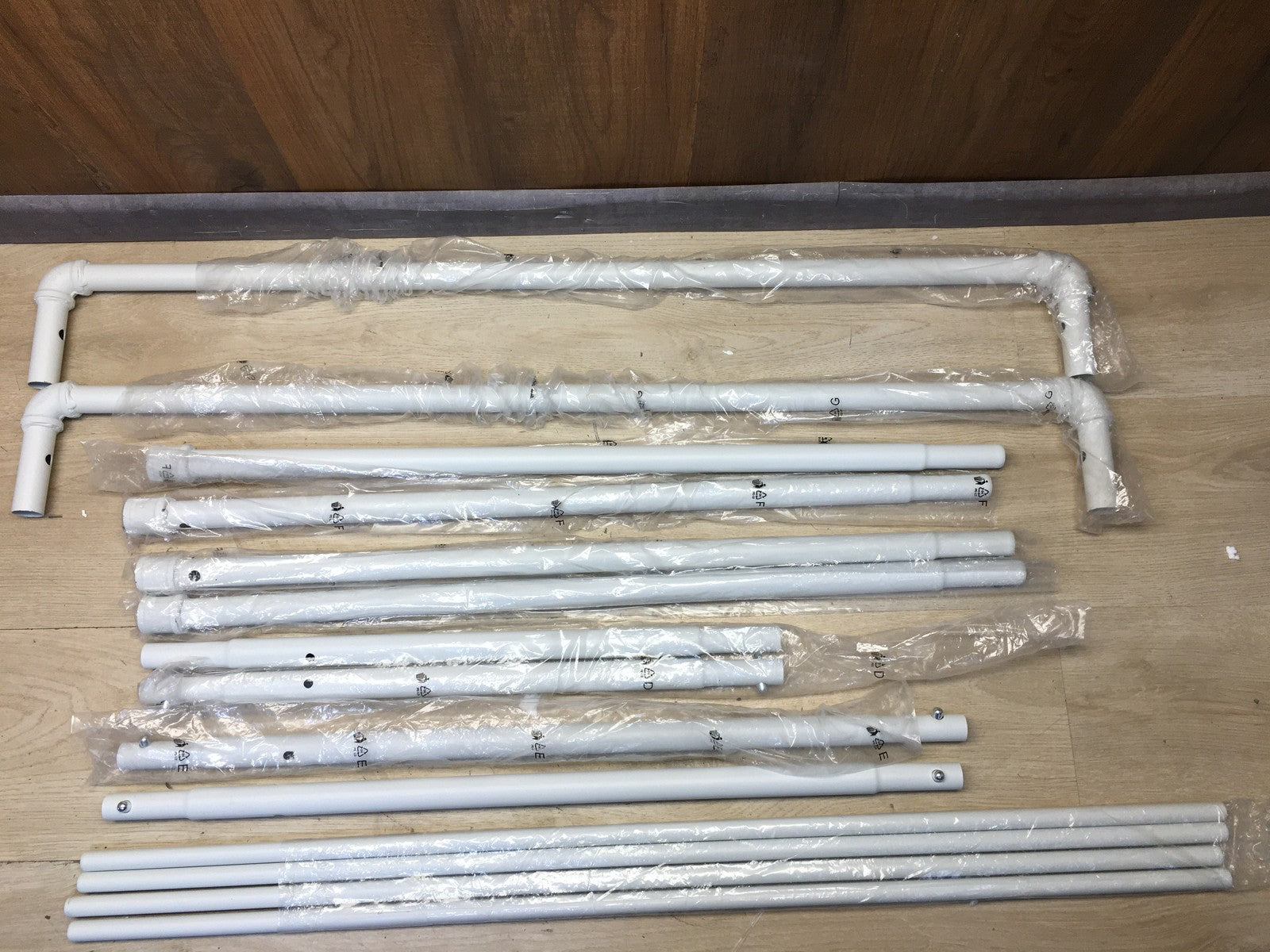 SONGMICS HSR060W01 Kleiderständer, mit 2 Kleiderstangen, Rollen, I36975