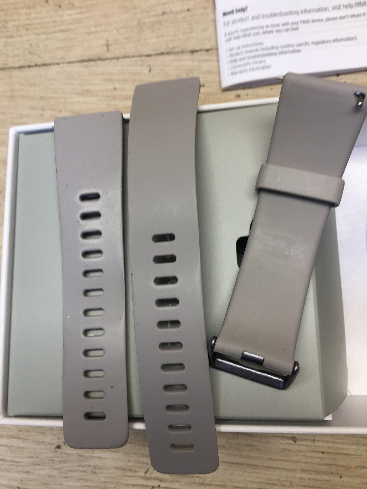 Fitbit Versa 2 Smartwatch Fitnesstracker FB507, grau, I39223