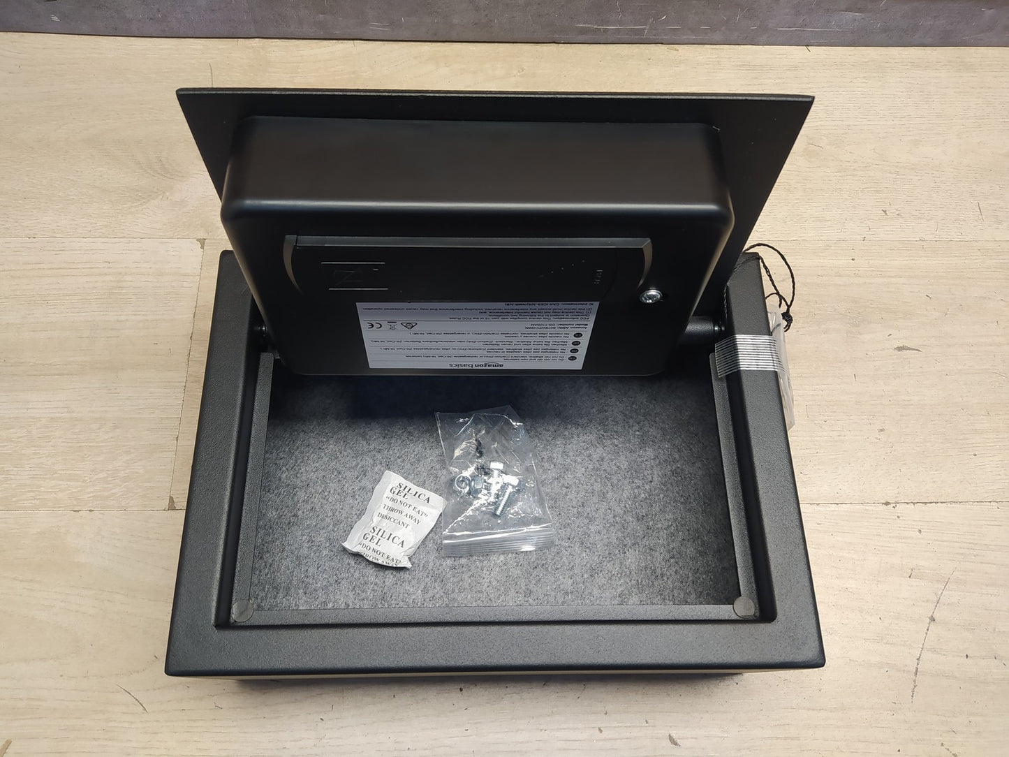 Amazon Basics DS-110SAM Safe für die Schreibtischschublade, I38667