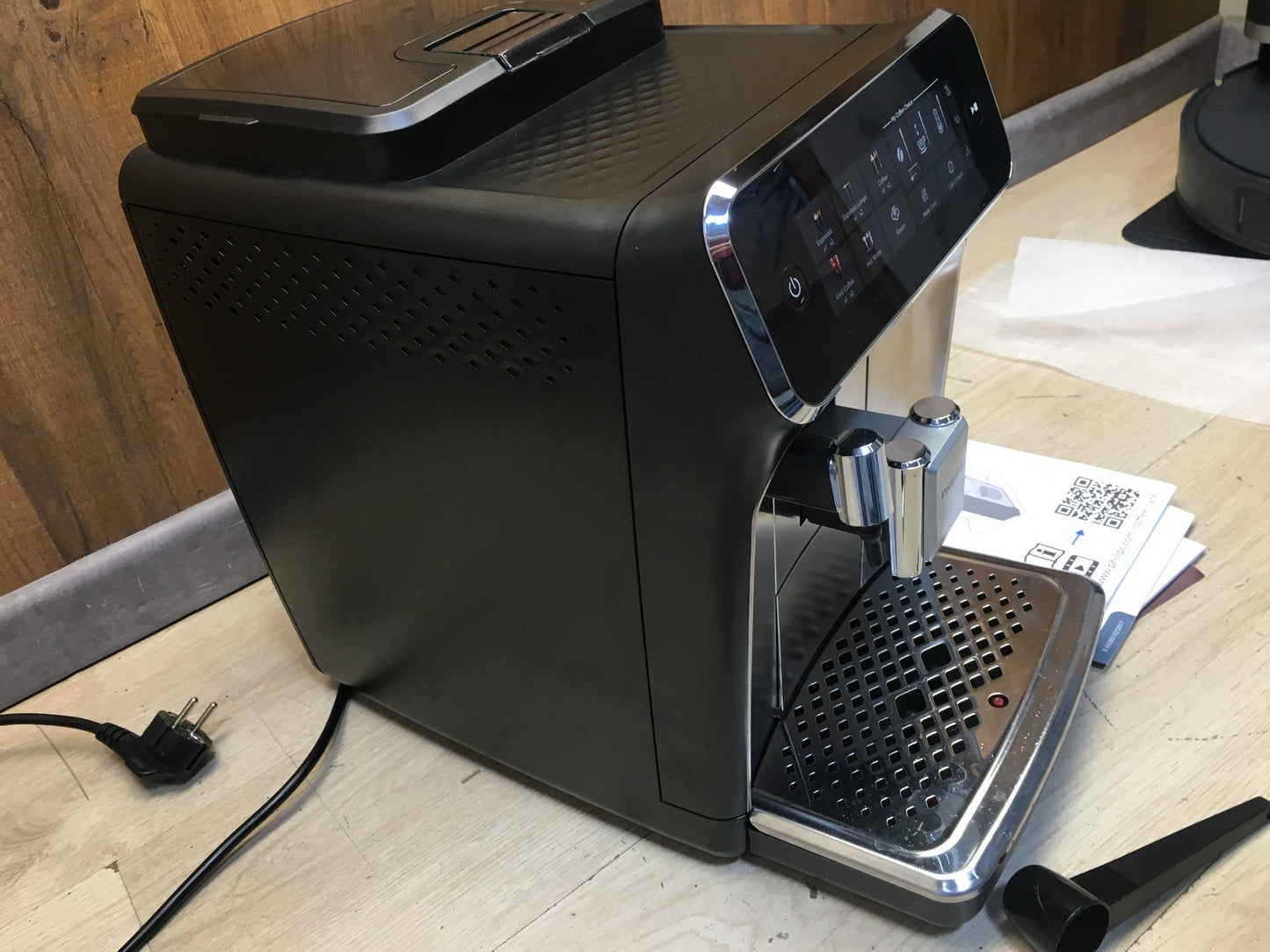 PHILIPS 3300 Series Kaffeevollautomat EP3326/90, 5 Getränke, I39378
