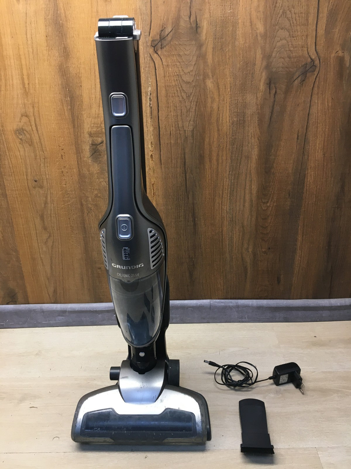 Grundig GMS2500 2 in 1 Akku-Stab-/Handstaubsauger VCH 9832 I36231