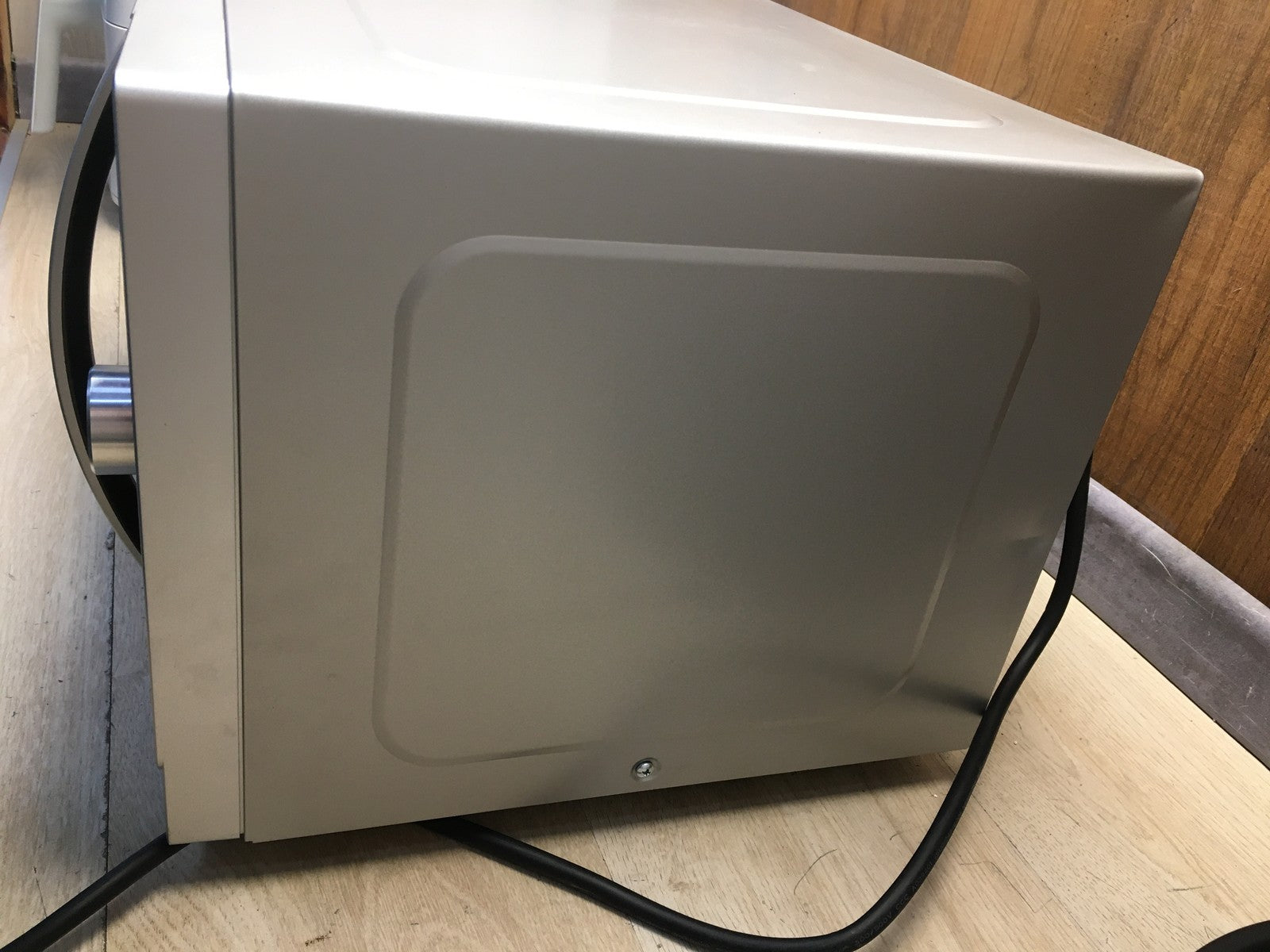 SHARP R843INW Mikrowelle 25 L, 900 W, I37690
