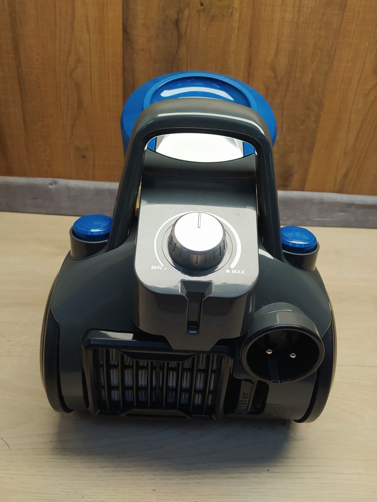 Amazon Basics VCS35A17KOA Zylinder-Staubsauger, 700W, I36327