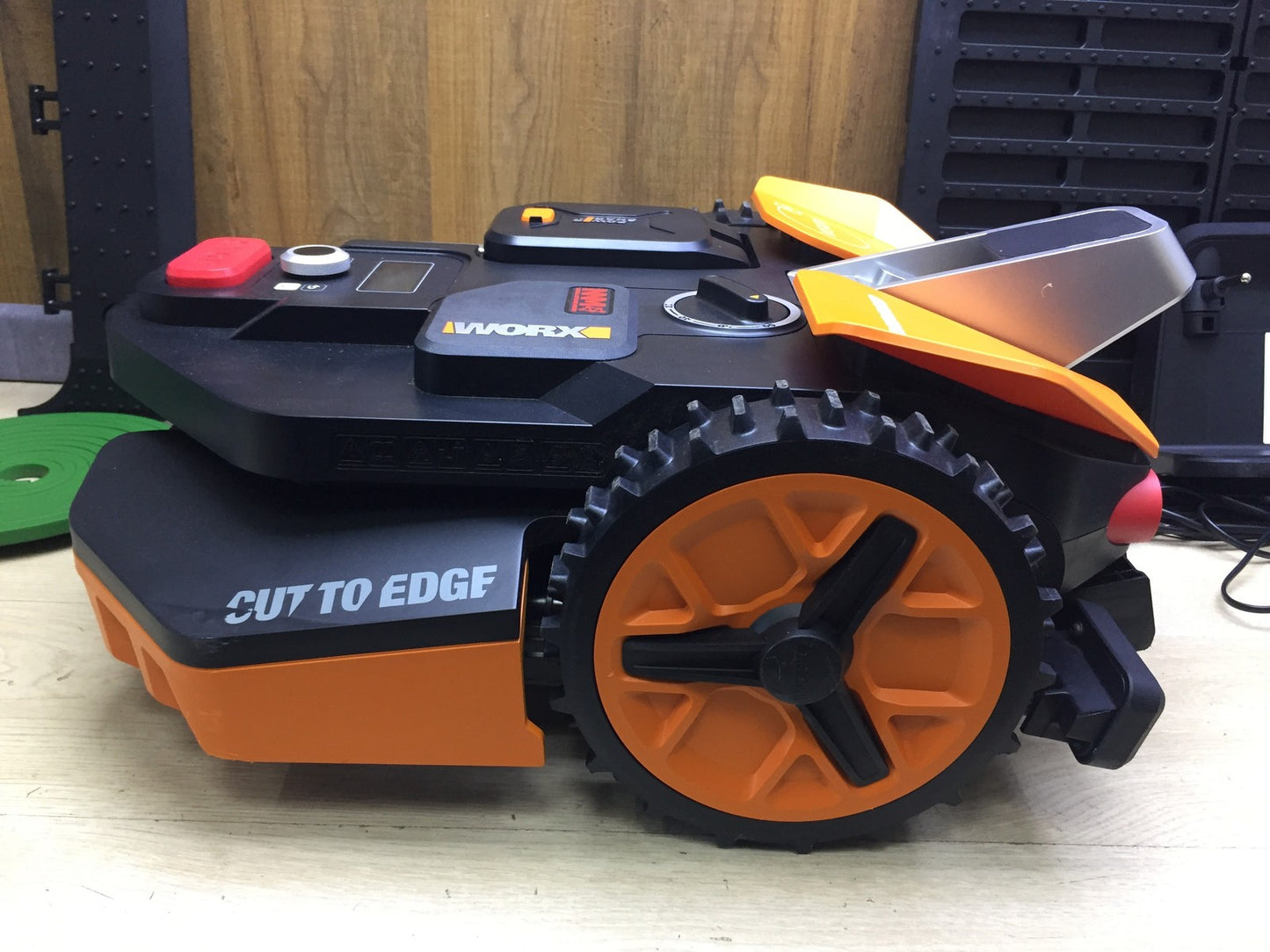 WORX Landroid Vision M800 Mähroboter ohne Begrenzungskabel WR208E.1, I33551