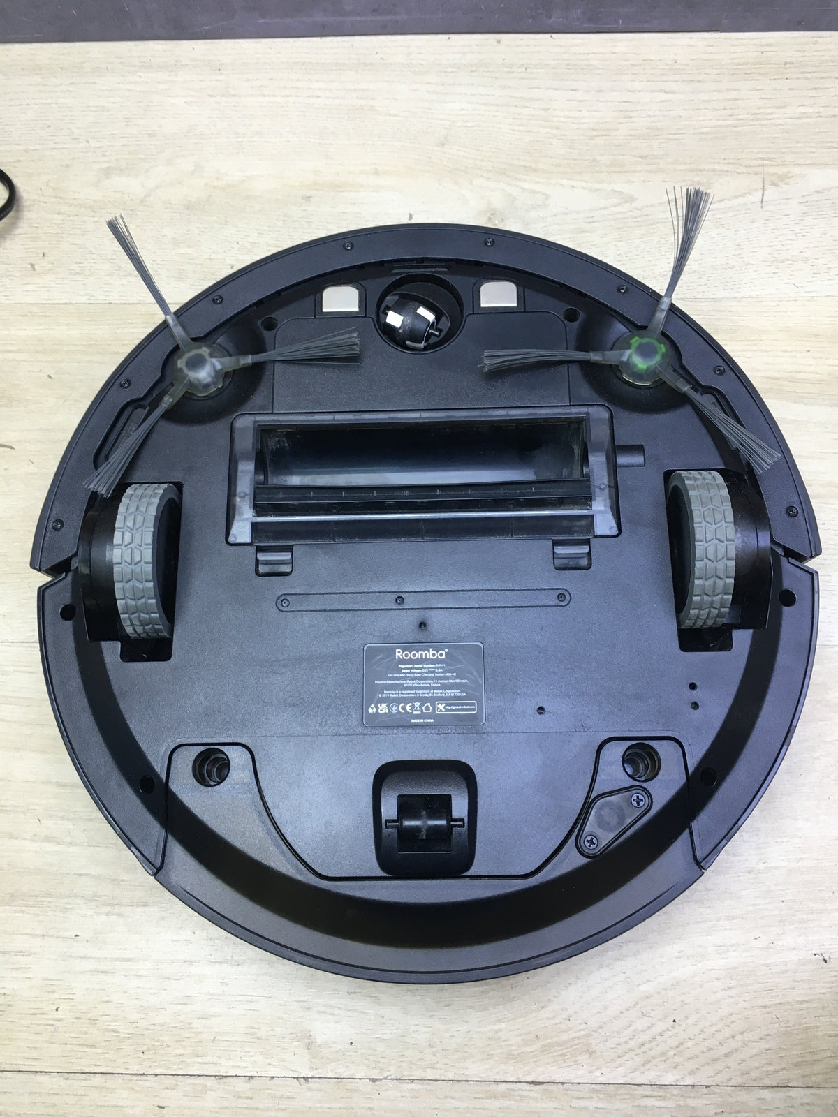 iRobot Roomba Combo Saugroboter mit Wischfunktion RVF-Y1, I31131