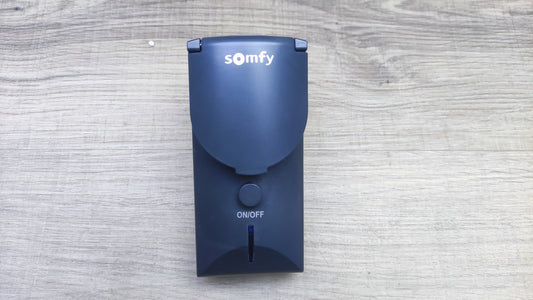 Somfy 2401093 Steckdose mit Fernbedienung ON/Off außen RTS schwarz, I35977