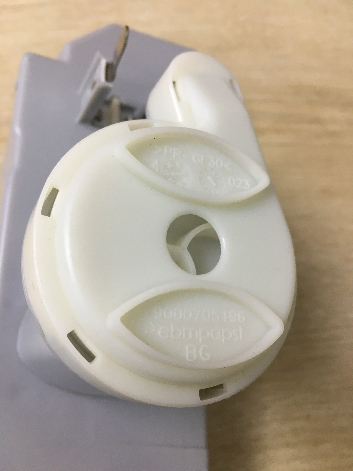 DL-pro Kondenswasserpumpe für Bosch Siemens Neff Constructa Balay 146123, I35366