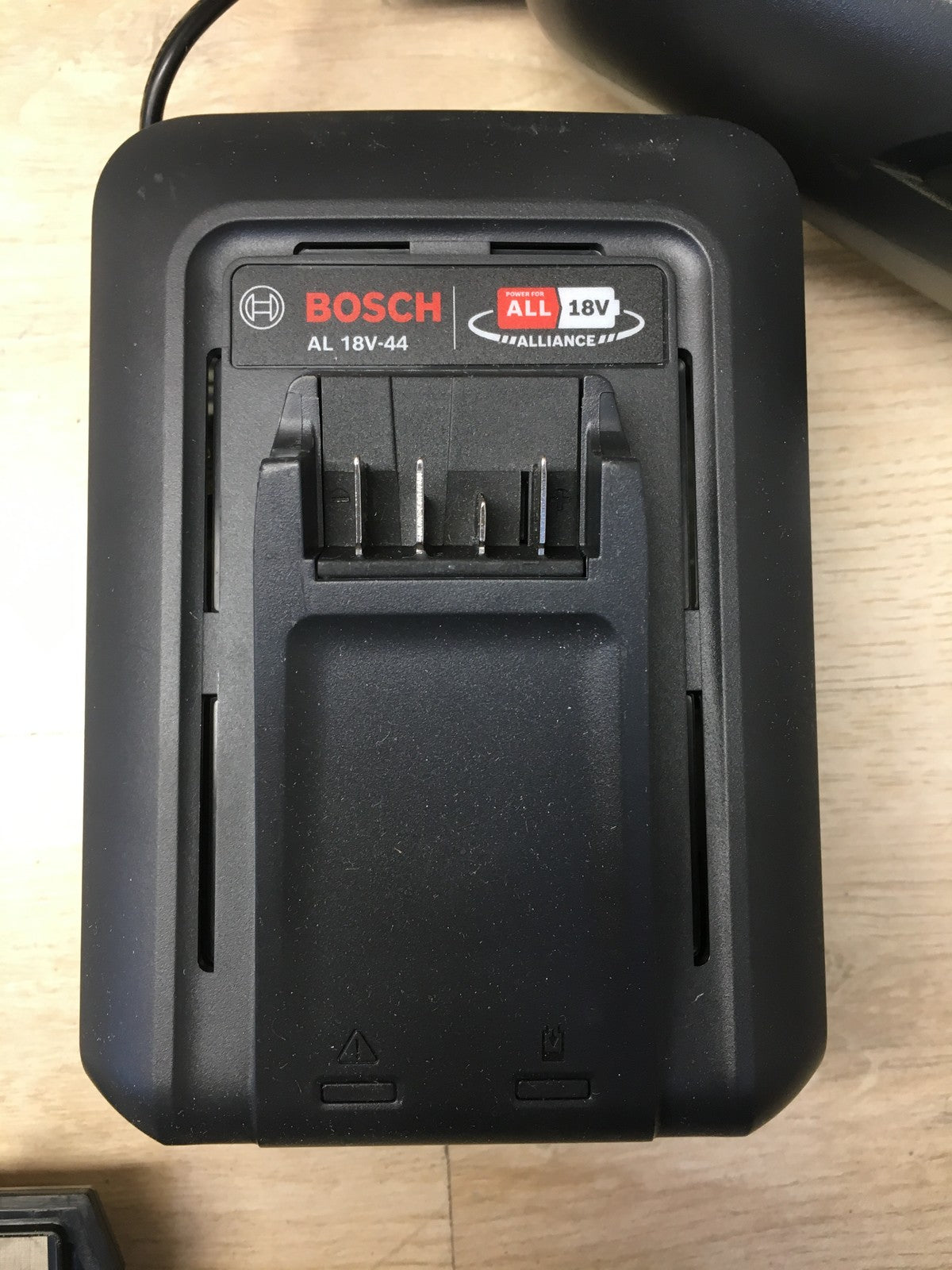 Bosch Akku-Staubsauger UniversalVac 18, ohne 2,5 Ah Akku, 18 V, I37036