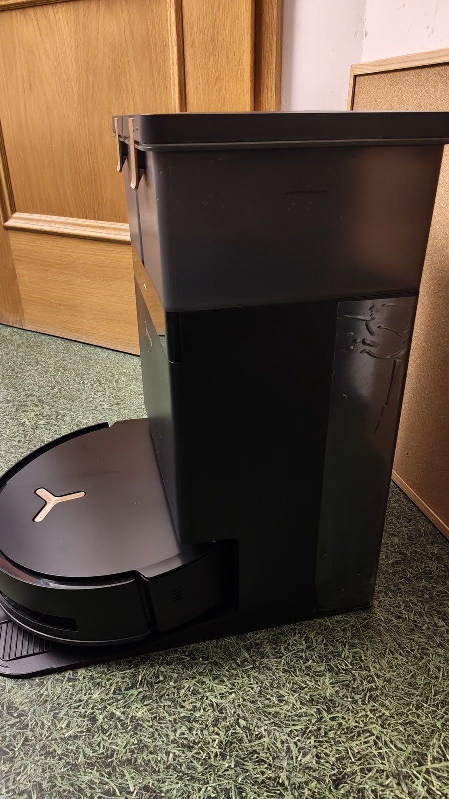 Ecovacs Deebot X8 Family Saugroboter mit Wischfunktion inkl. Station I39768