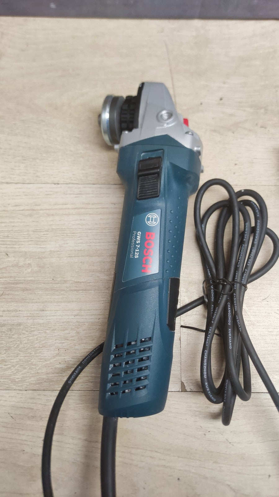 Bosch Professional GWS 7-125 Elektro-Winkelschleifer 720 W, I38157