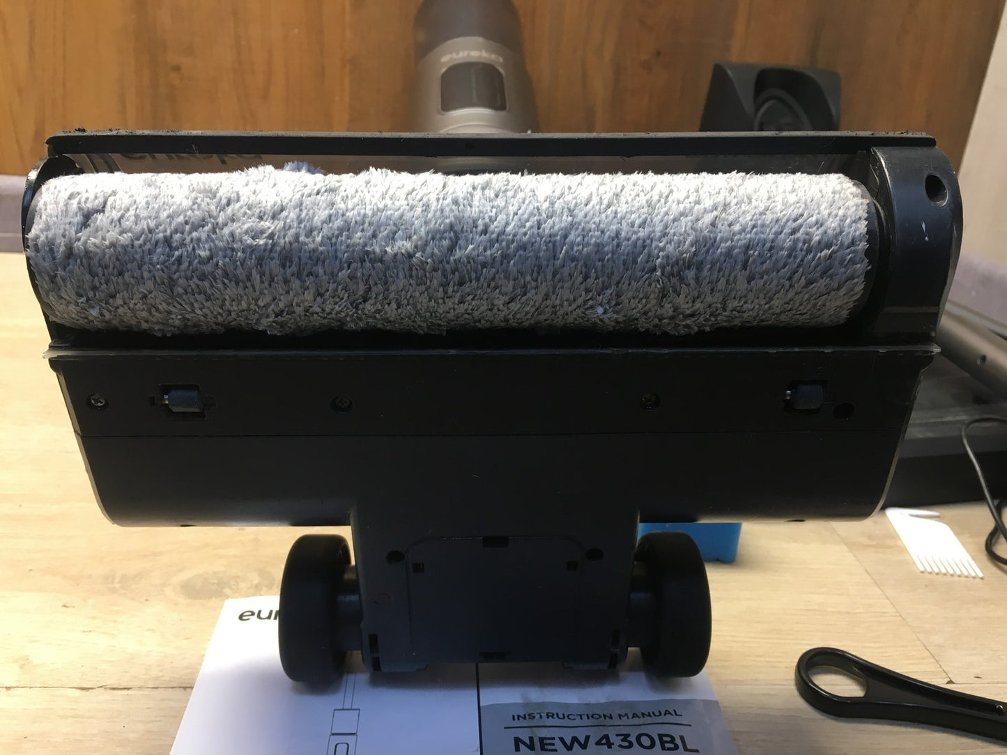 Eureka NEW430BL Kabelloser Nass-/Trockensauger, 230W, I36018