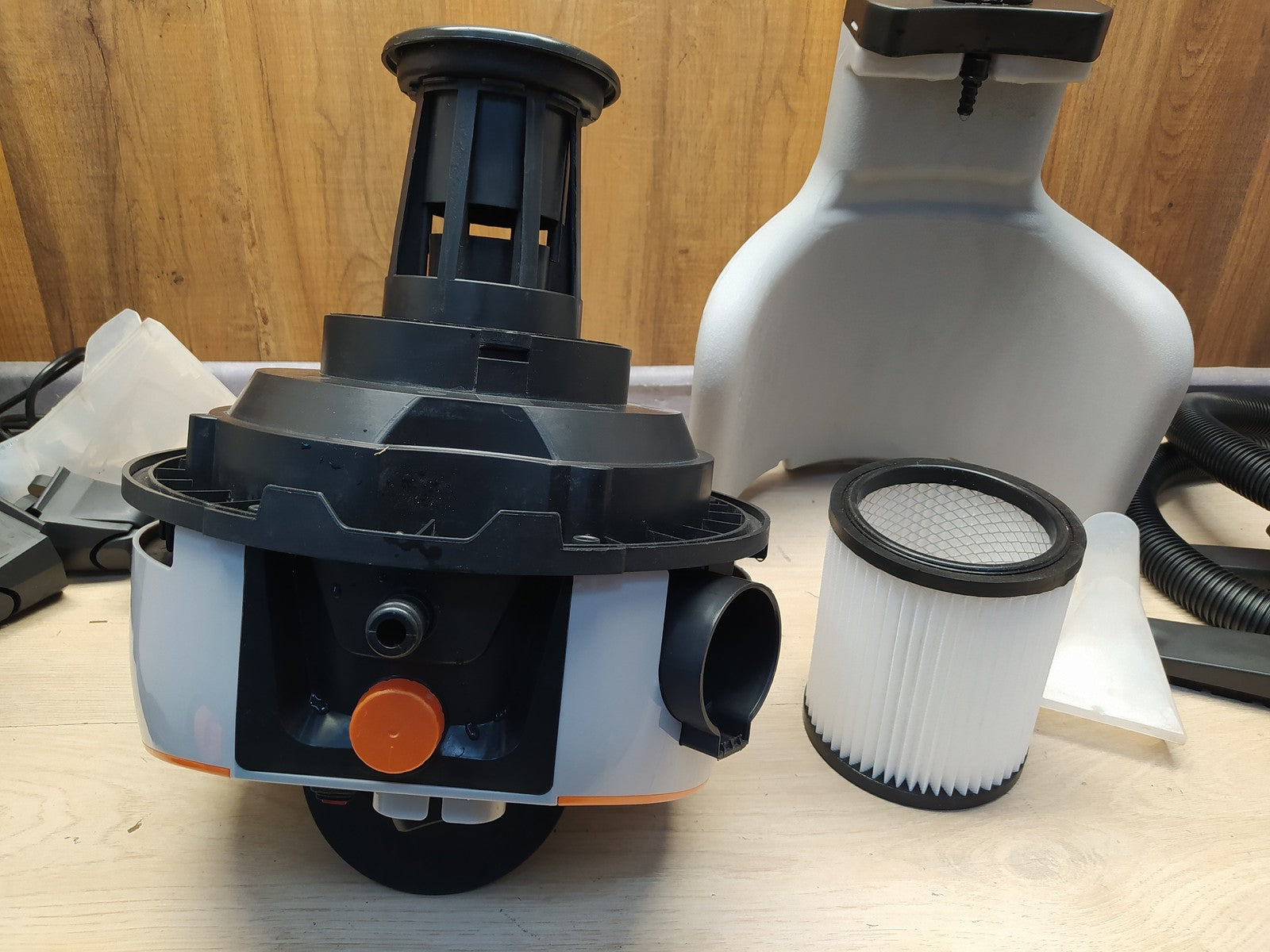 Zeegma ZONDER WASH Nass-/Trockensauger, 1400W, mit 4L Wassertank, I36251