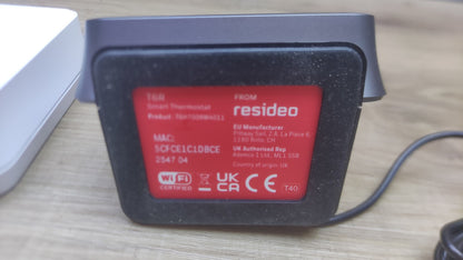 Honeywell Lyric T6R Wi-Fi Raumthermostat mit Empfängerbox, Tischhalter, I38687