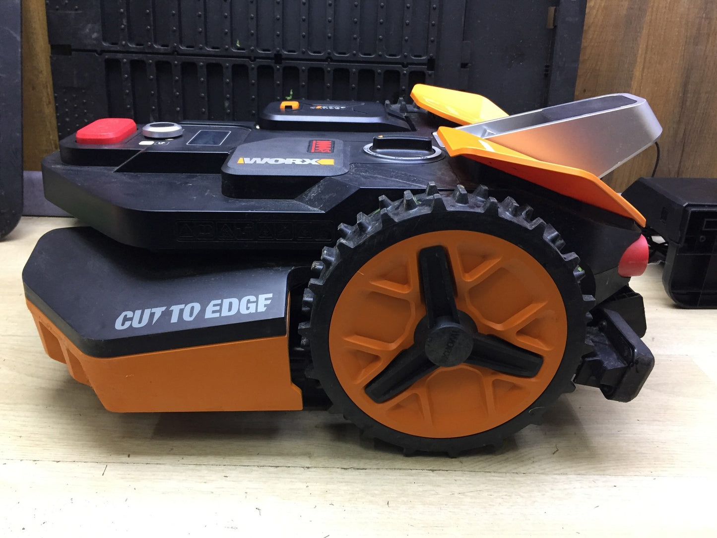 WORX Landroid Vision M550 Mähroboter ohne Begrenzungskabel WR205E, I33988