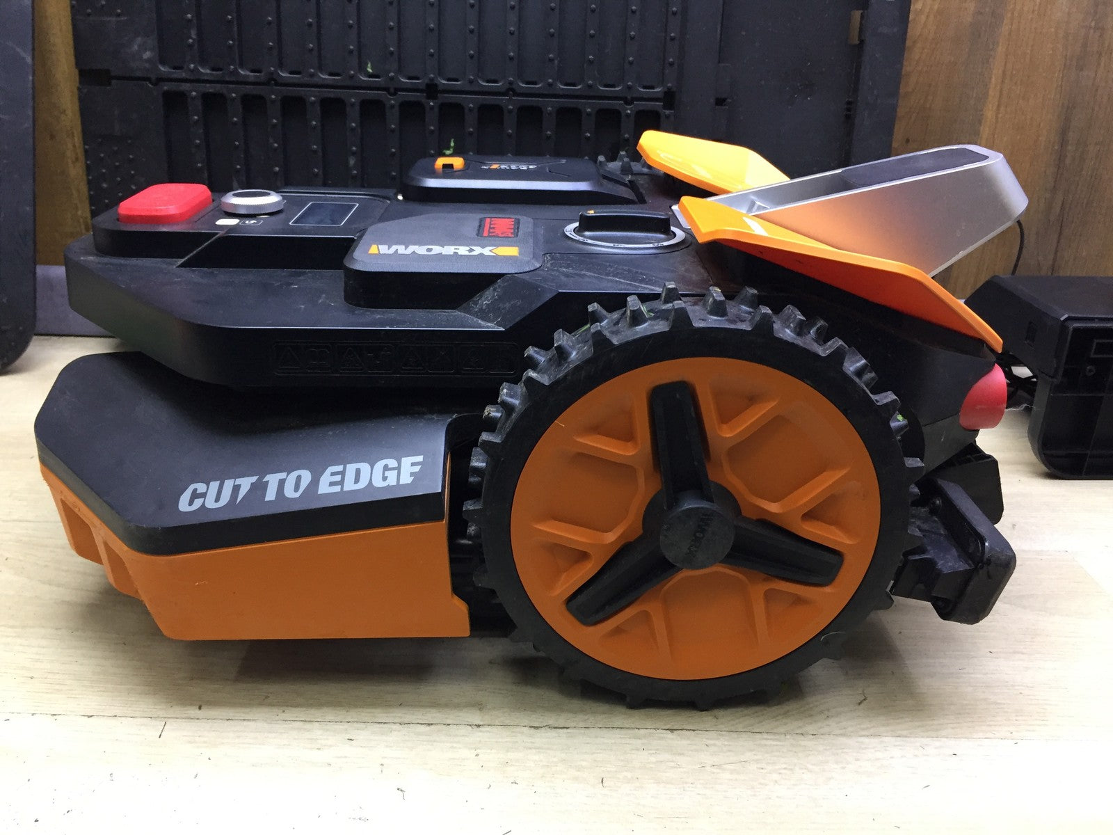 WORX Landroid Vision M550 Mähroboter ohne Begrenzungskabel WR205E, I33988