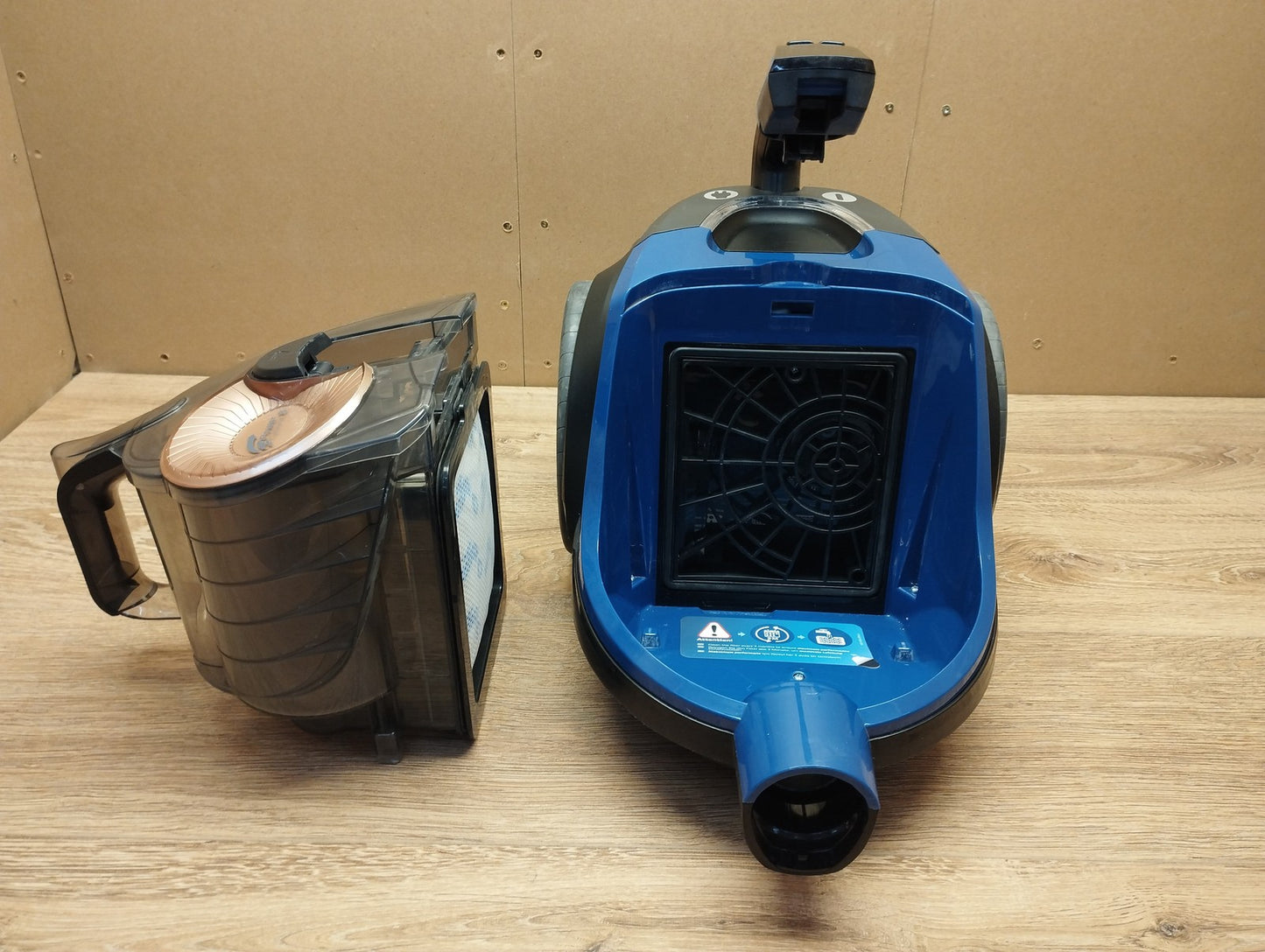 PHILIPS PowerPro Expert Beutelloser Staubsauger FC9745/09, 900W, I39446