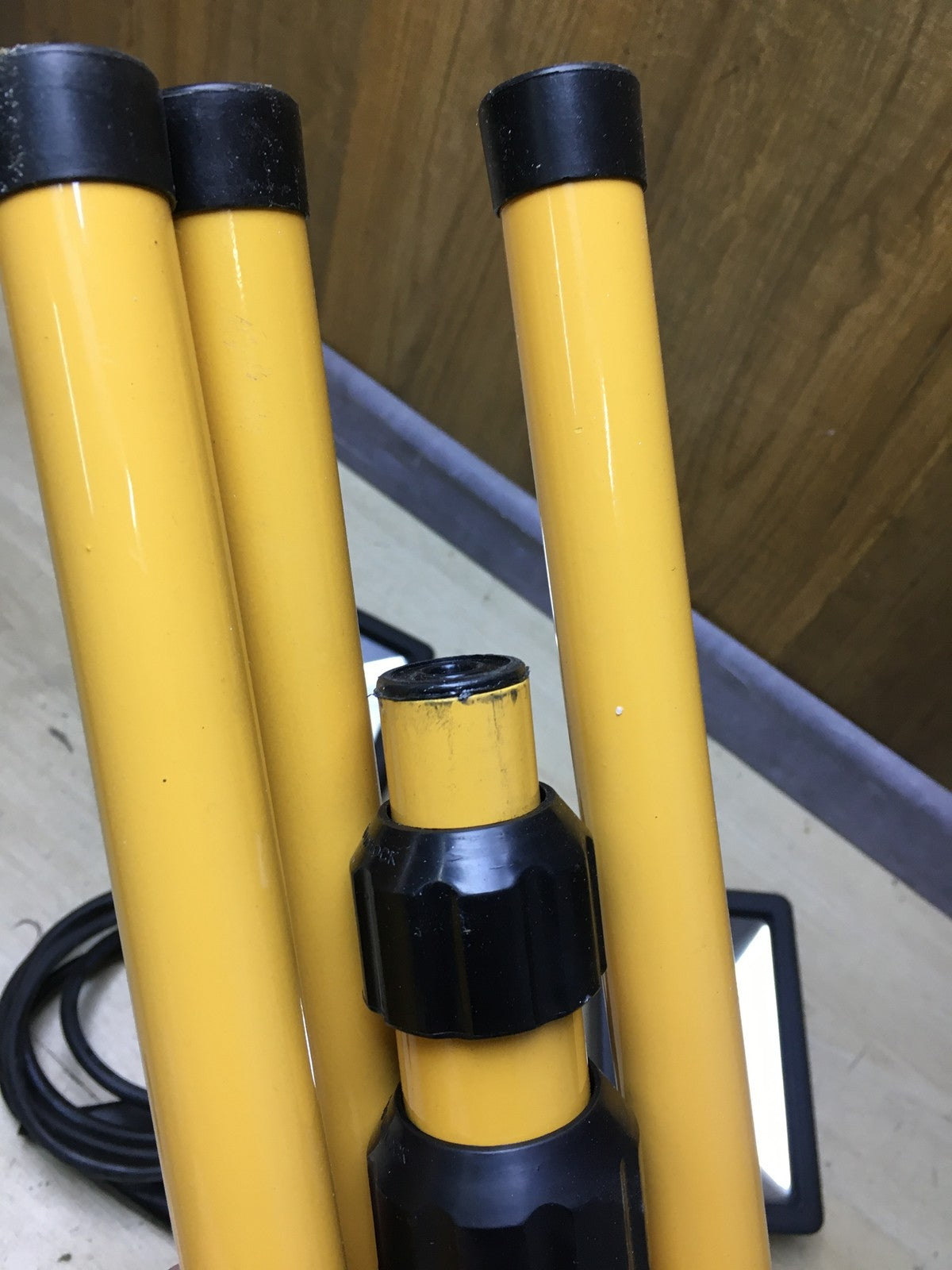 Kopp LED Baustrahler 2x 20 Watt mit höhenverstellbarem Teleskopstativ, I35719