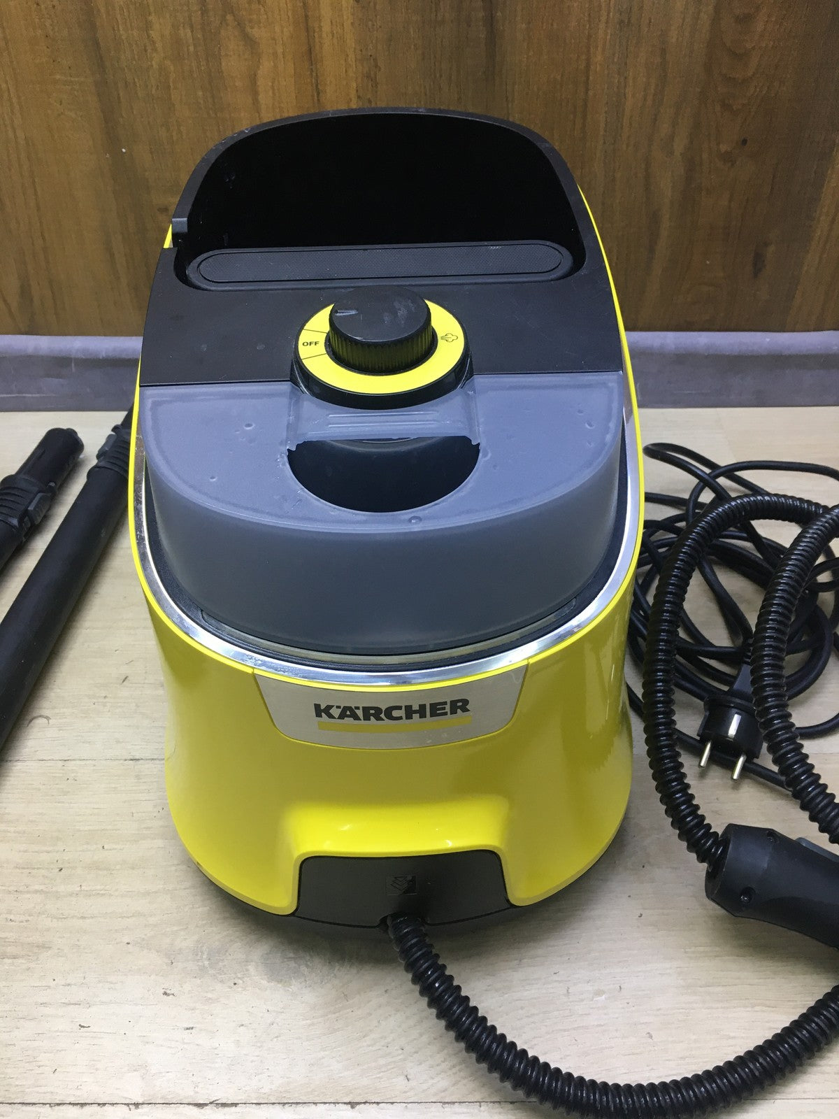 Kärcher SC 4 Deluxe Dampfreiniger (1.513-260.0), Dampfbesen, 2200W, I35225
