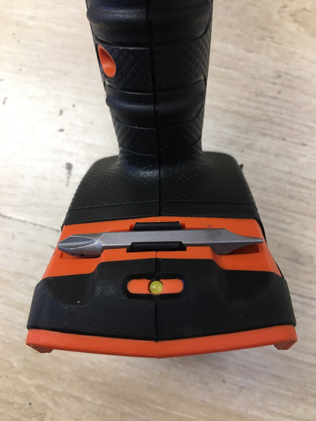 Black&Decker BDCDC18K Akku-Bohrschrauber ohne 2 Akkus 1.5Ah, I38462