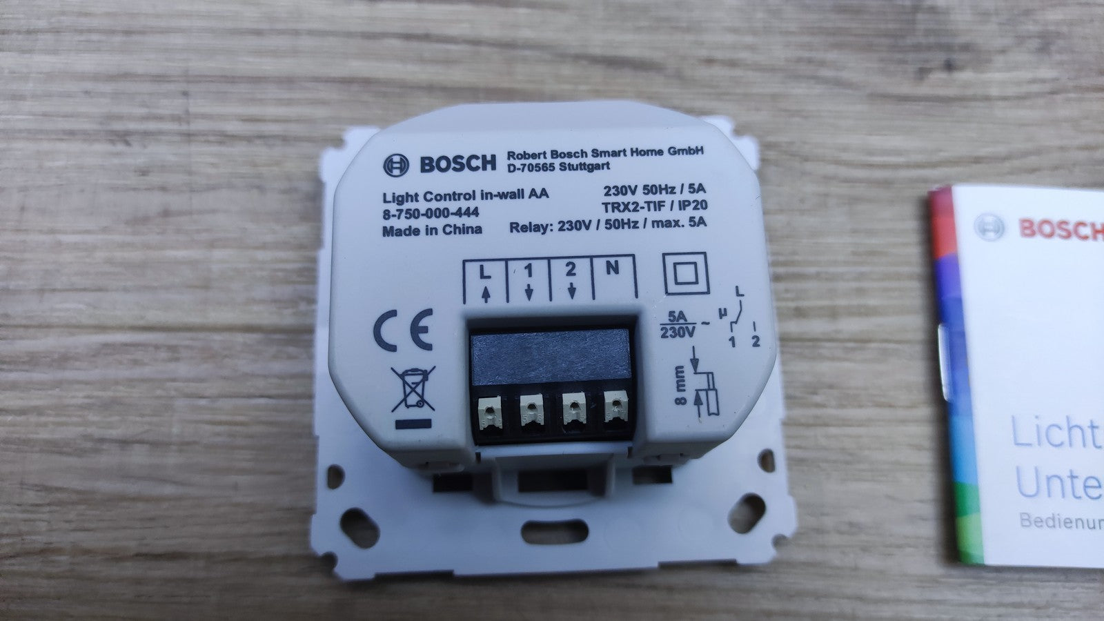 Bosch Smart Home Unterputz Lichtsteuerung Schaltaktor (8750000444), I35765