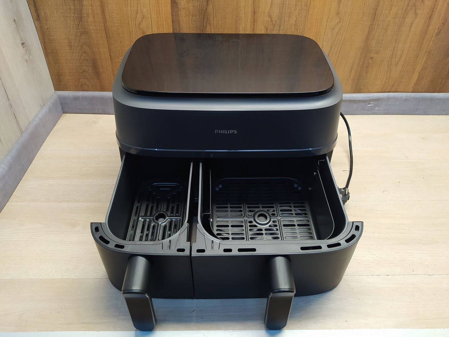 Philips Heißluftfritteuse NA350/00, 9L, 2 Körbe, I36432